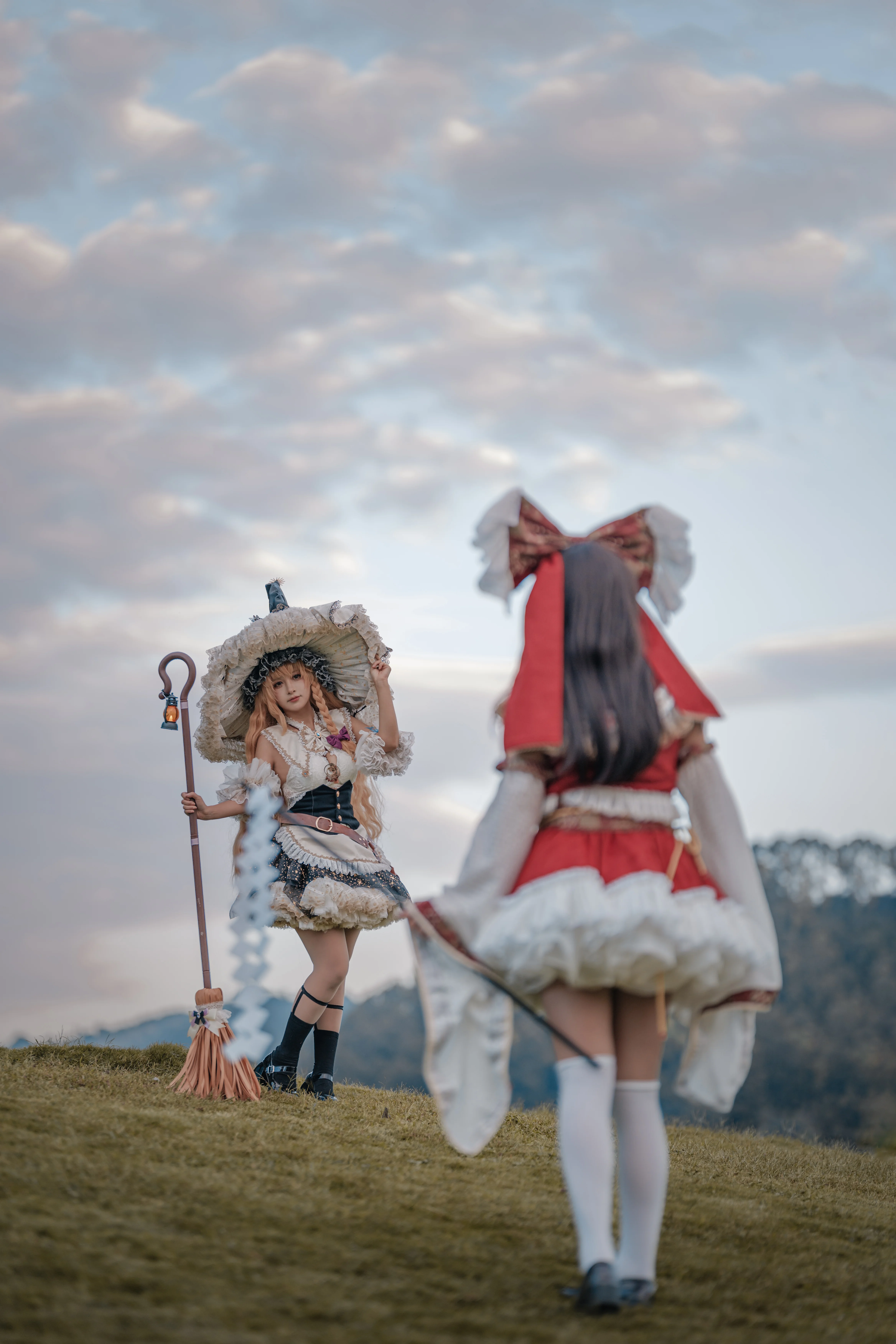 [Reimu Hakurei Cosplay] Checking into the Vast World of Gensokyo Together with Marisa - Image 6