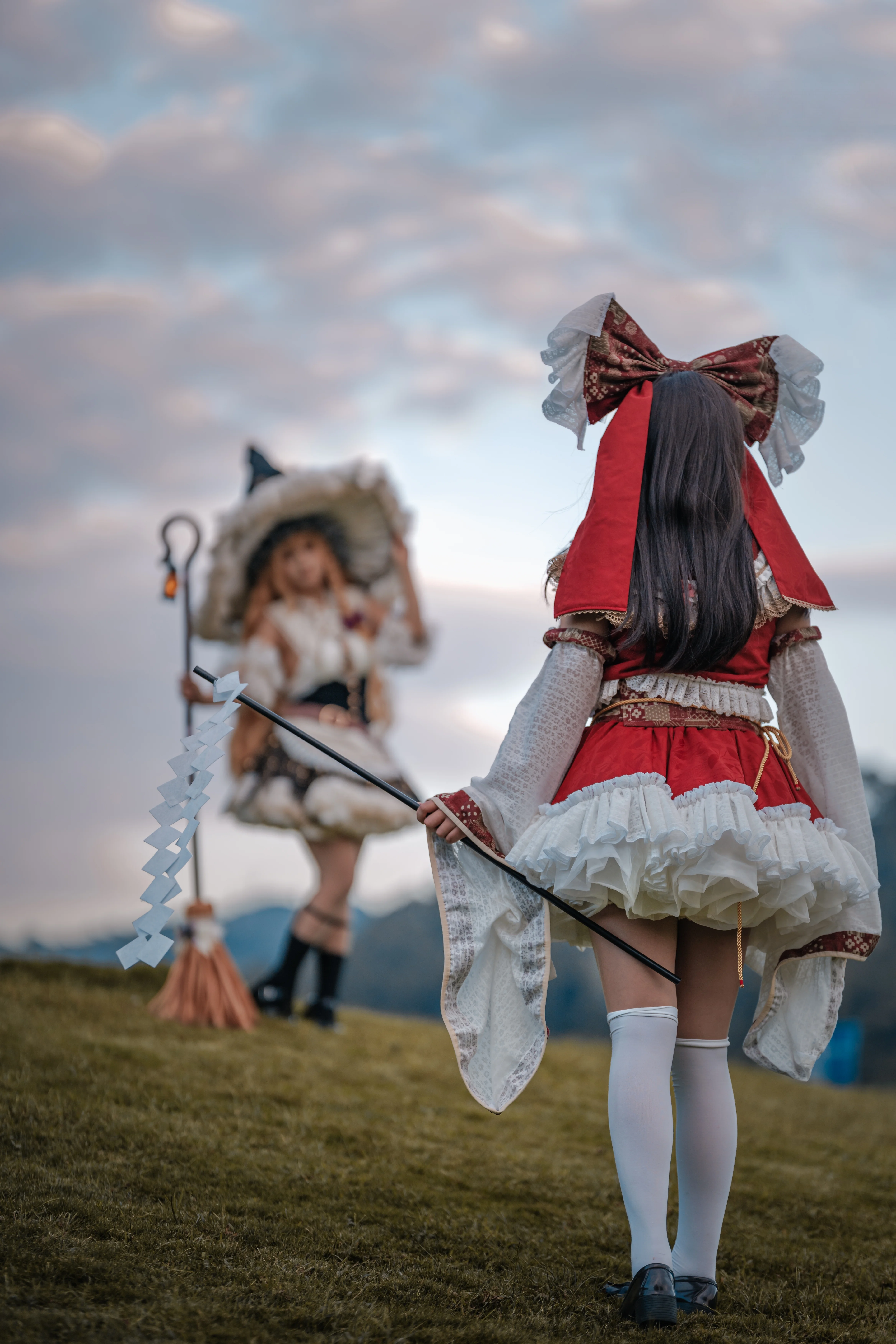 [Reimu Hakurei Cosplay] Checking into the Vast World of Gensokyo Together with Marisa - Image 7