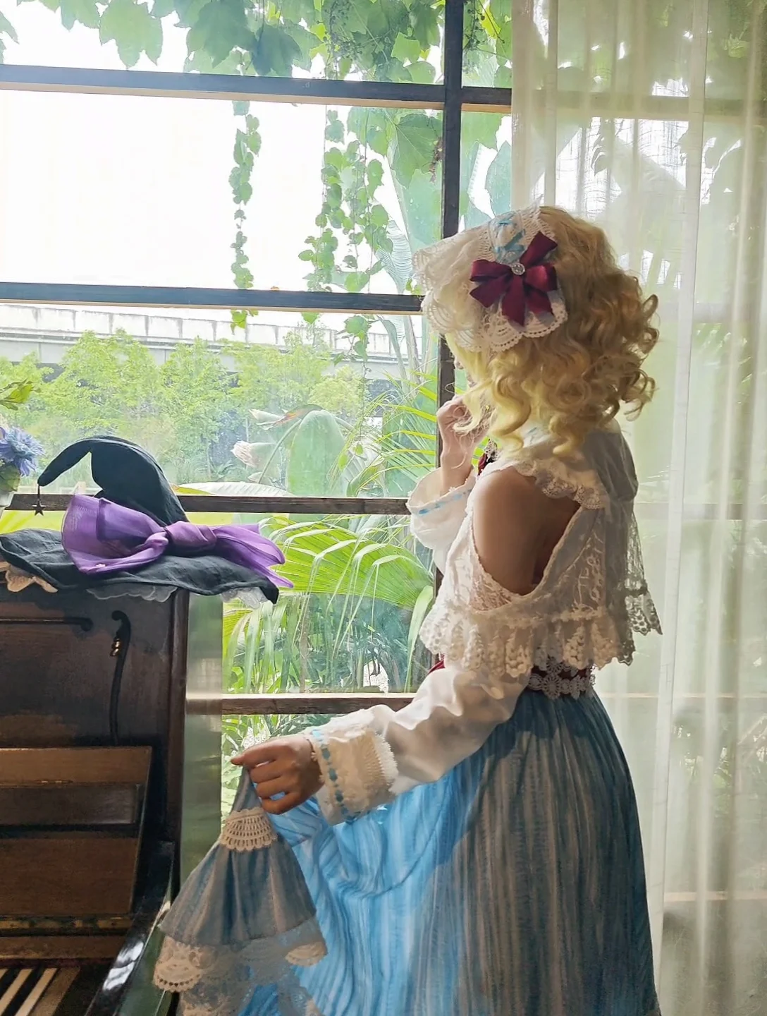【魔理沙コスプレ】東方Projectの詠唱組、本日の魔法の森と百合の花 - 6 枚目