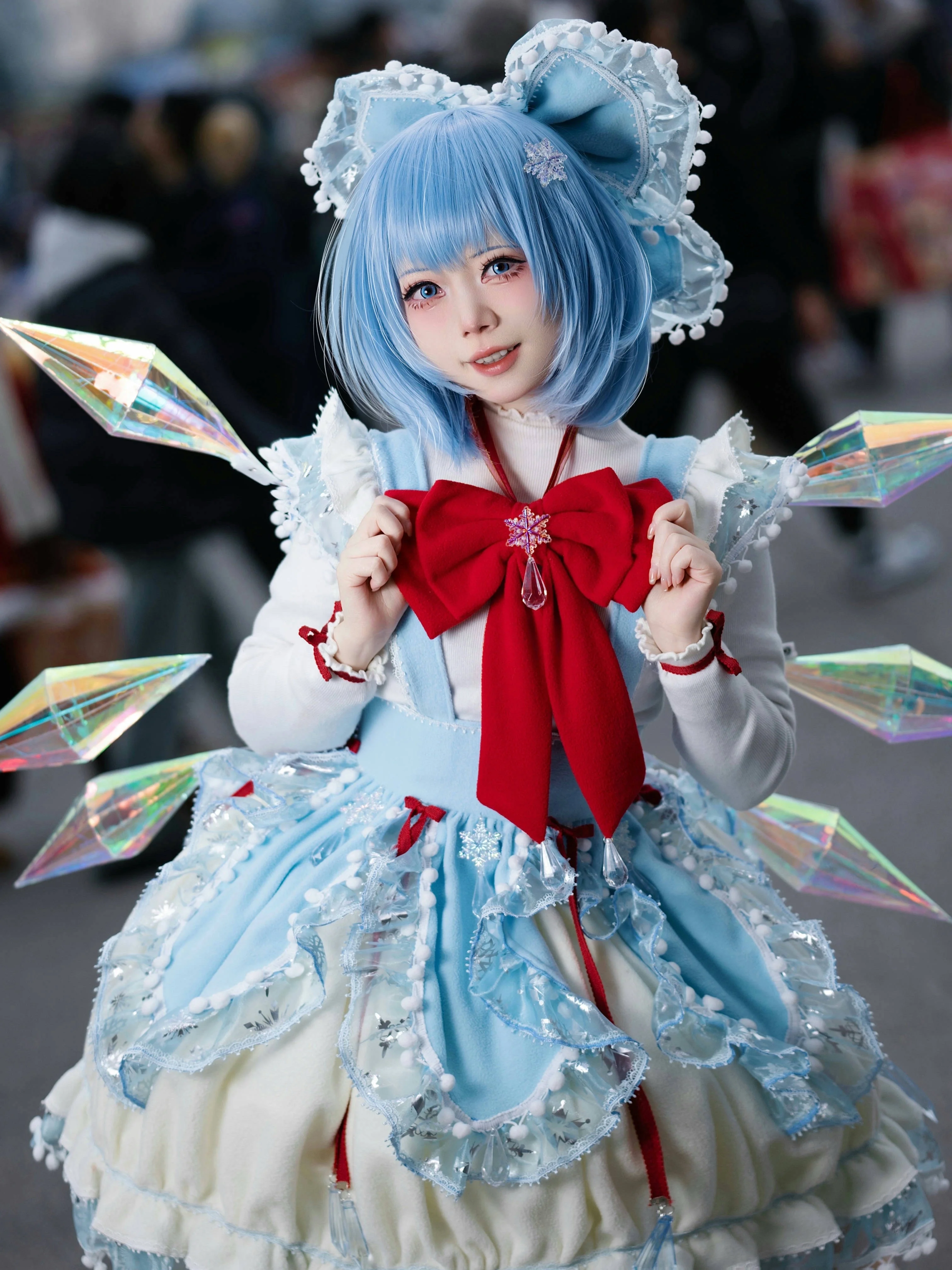 [Cirno cosplay] Ice crystal prism props and blue convention photos from a year ago - Image 2