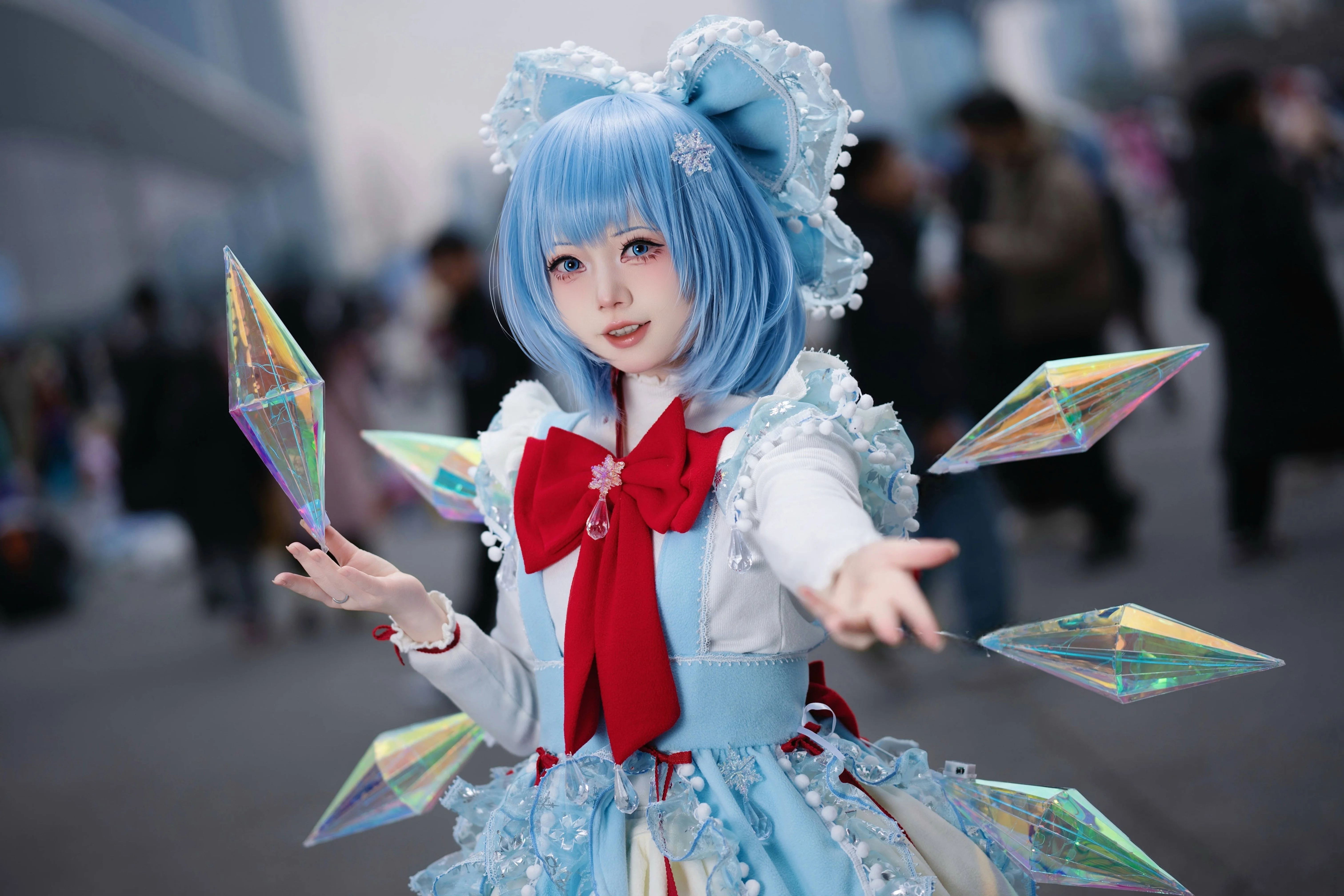 [Cirno cosplay] Ice crystal prism props and blue convention photos from a year ago - Image 6