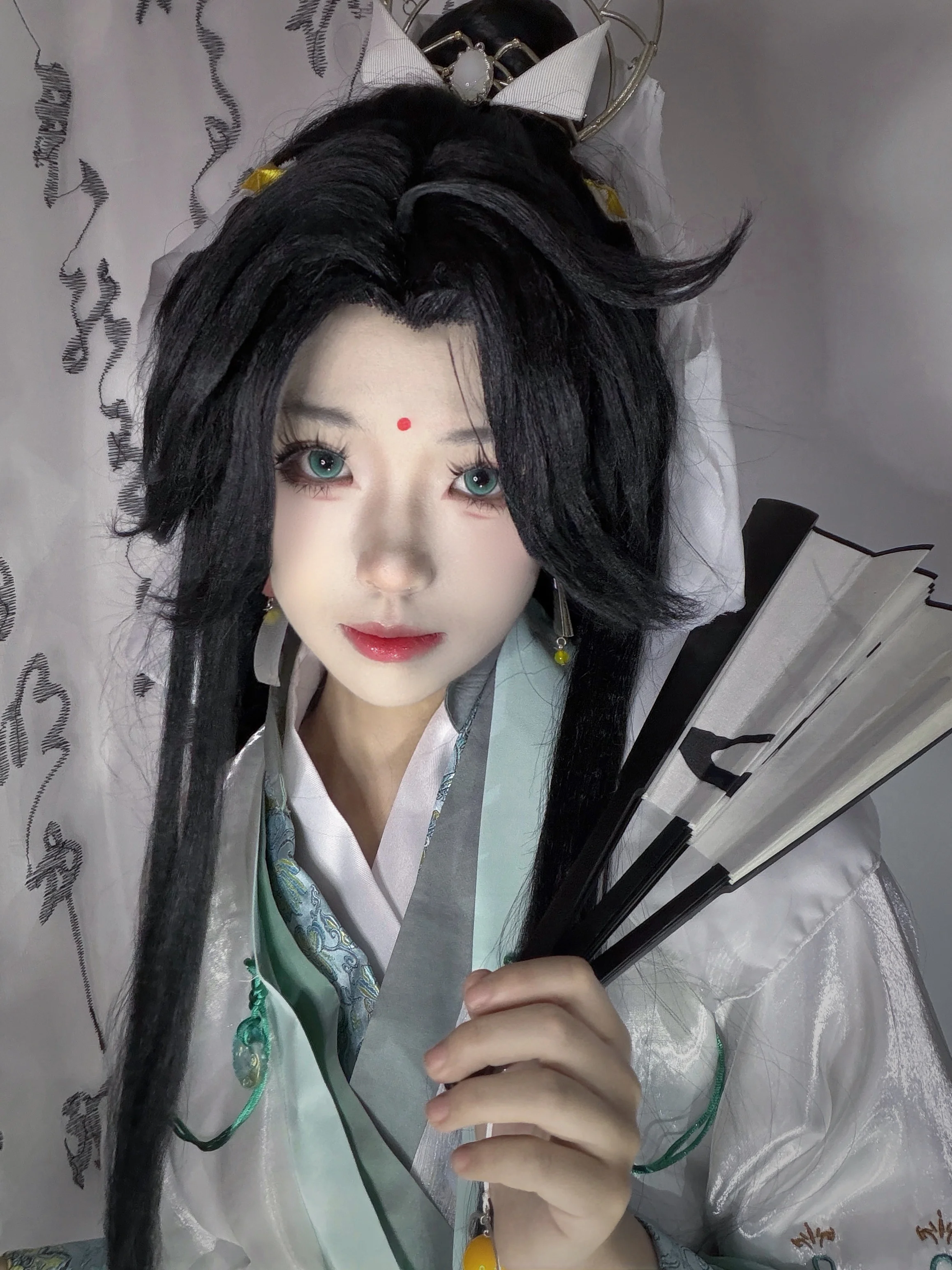 【師青玄cos】白衣摺扇，仙俠風骨裡的清冷神官 - 第 1 張
