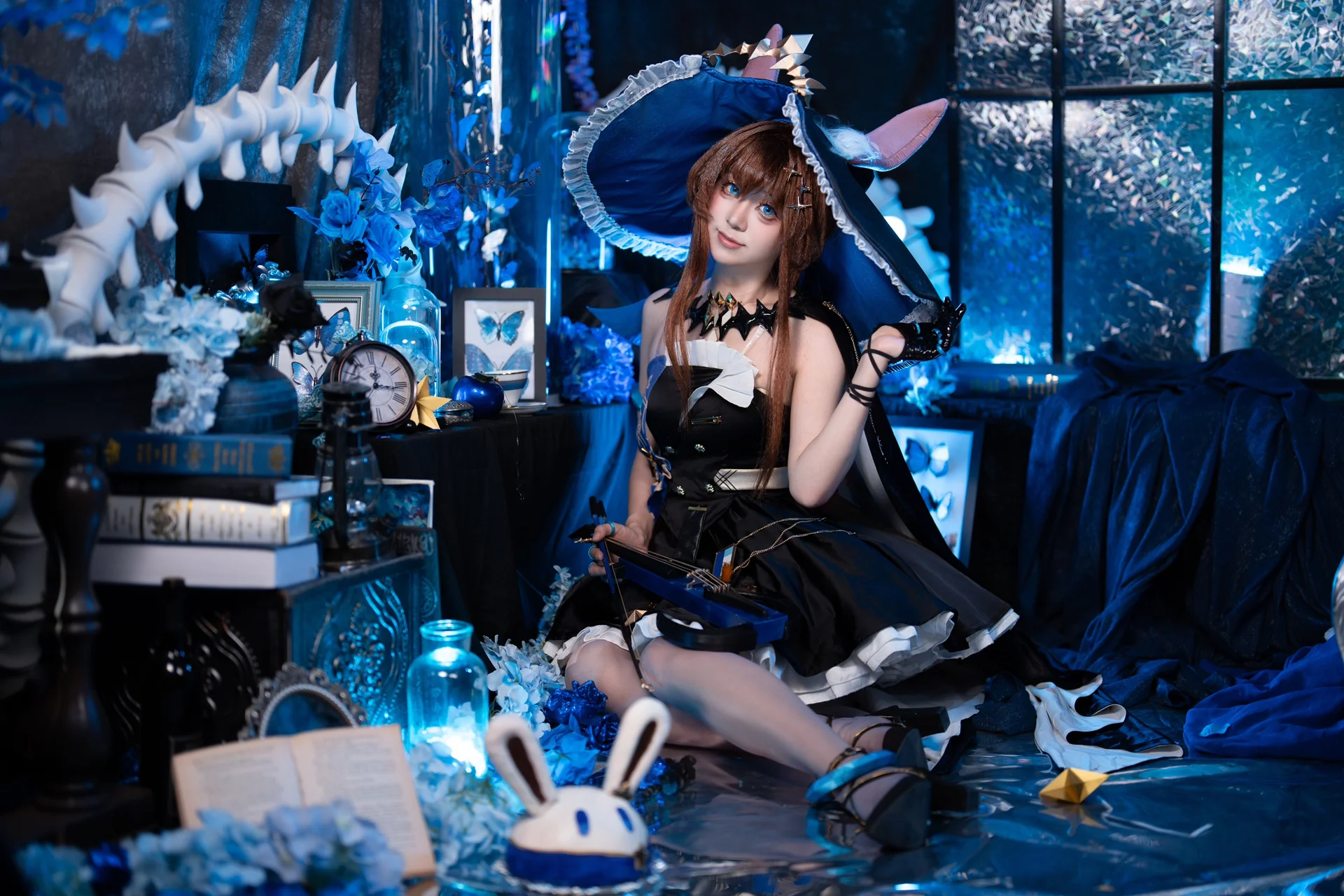 【アーミヤ コスプレ】アークナイツ「鏡中集」、青い光影が織りなす幻の夢 - 8 枚目