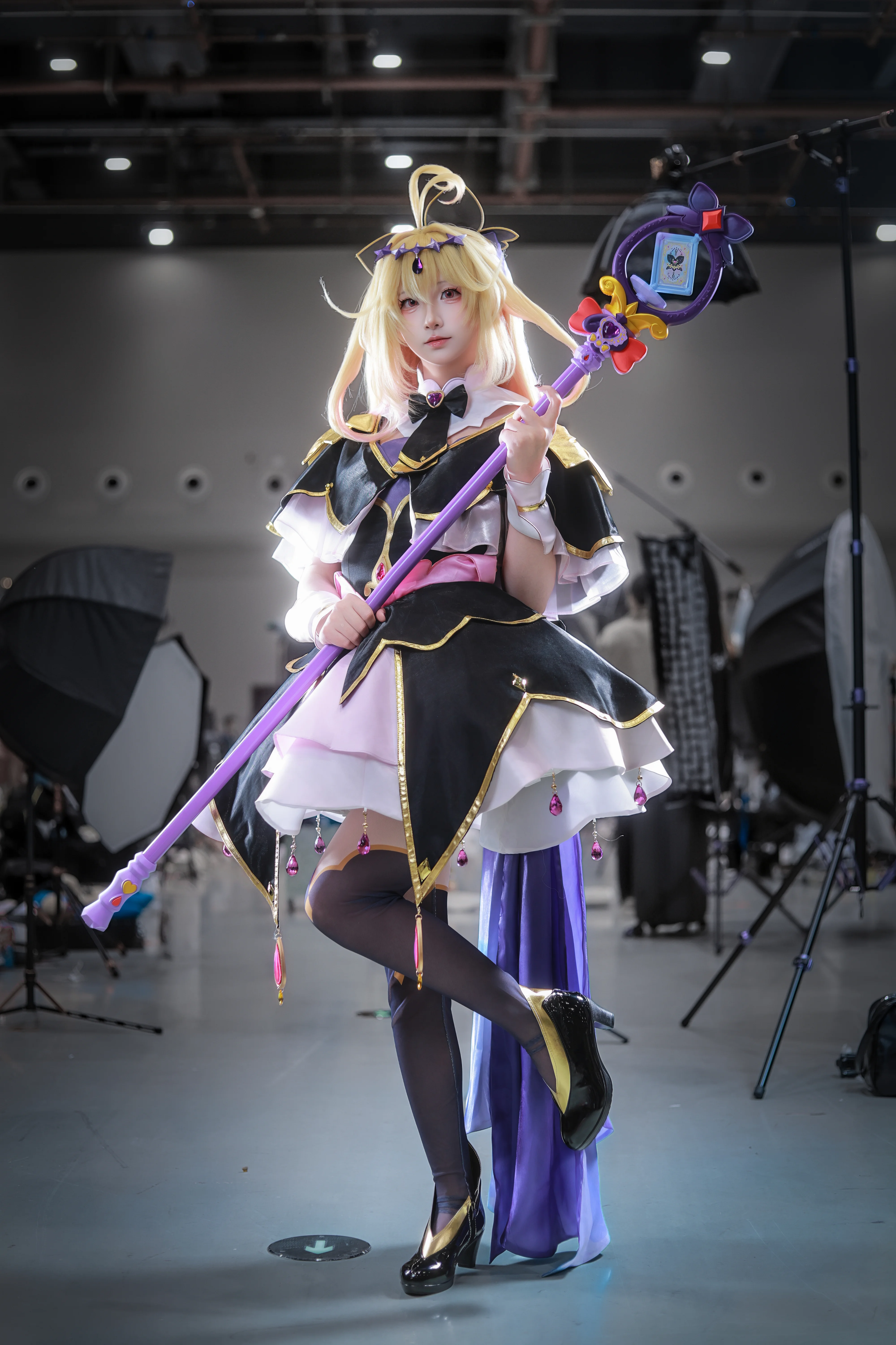 【森亚露露卡cos】名侦探光之美少女，魔法杖下的优雅瞬间 - 第 3 张