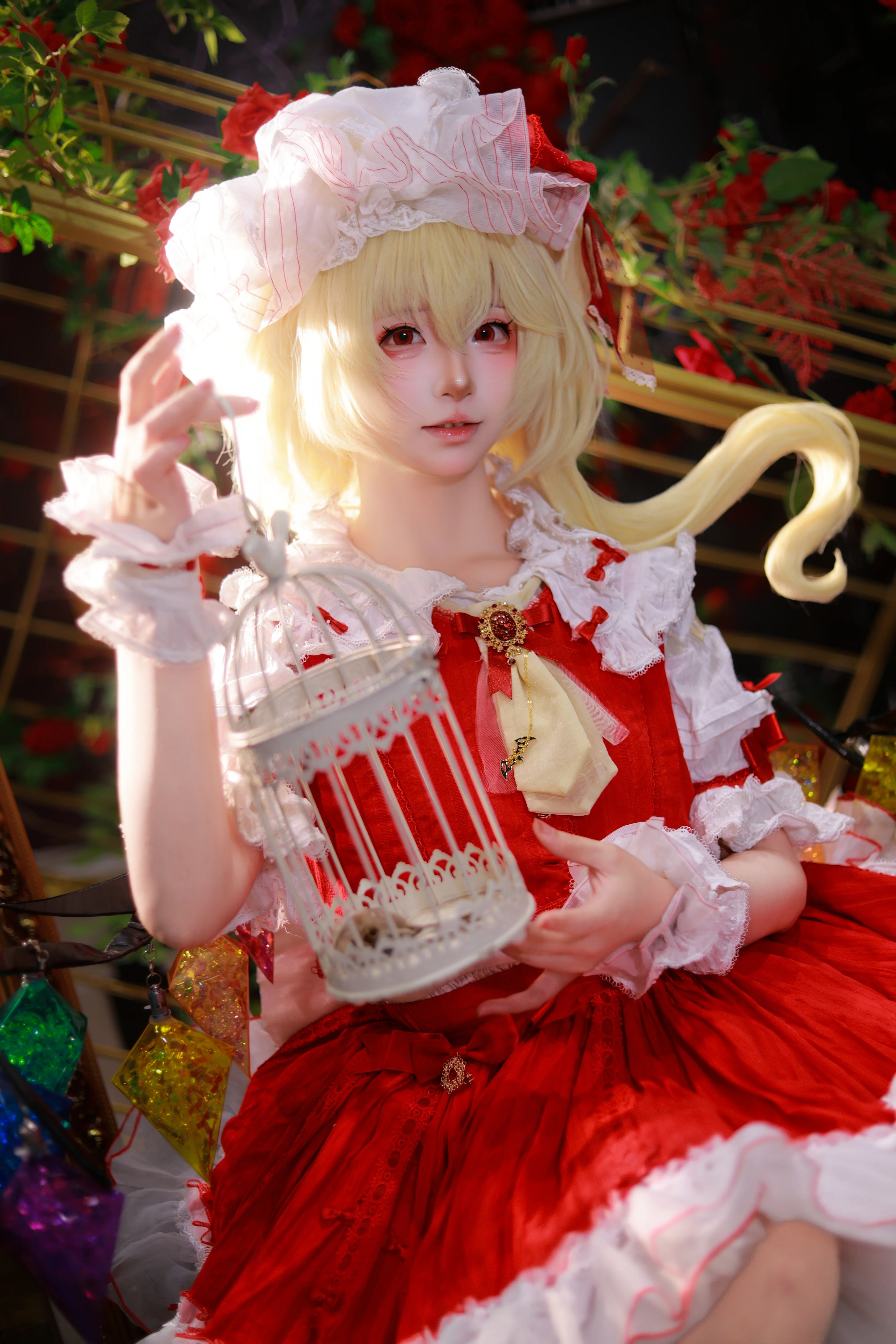 【芙兰朵露cos】红蔷薇乐园里的光影与少女 - 第 1 张