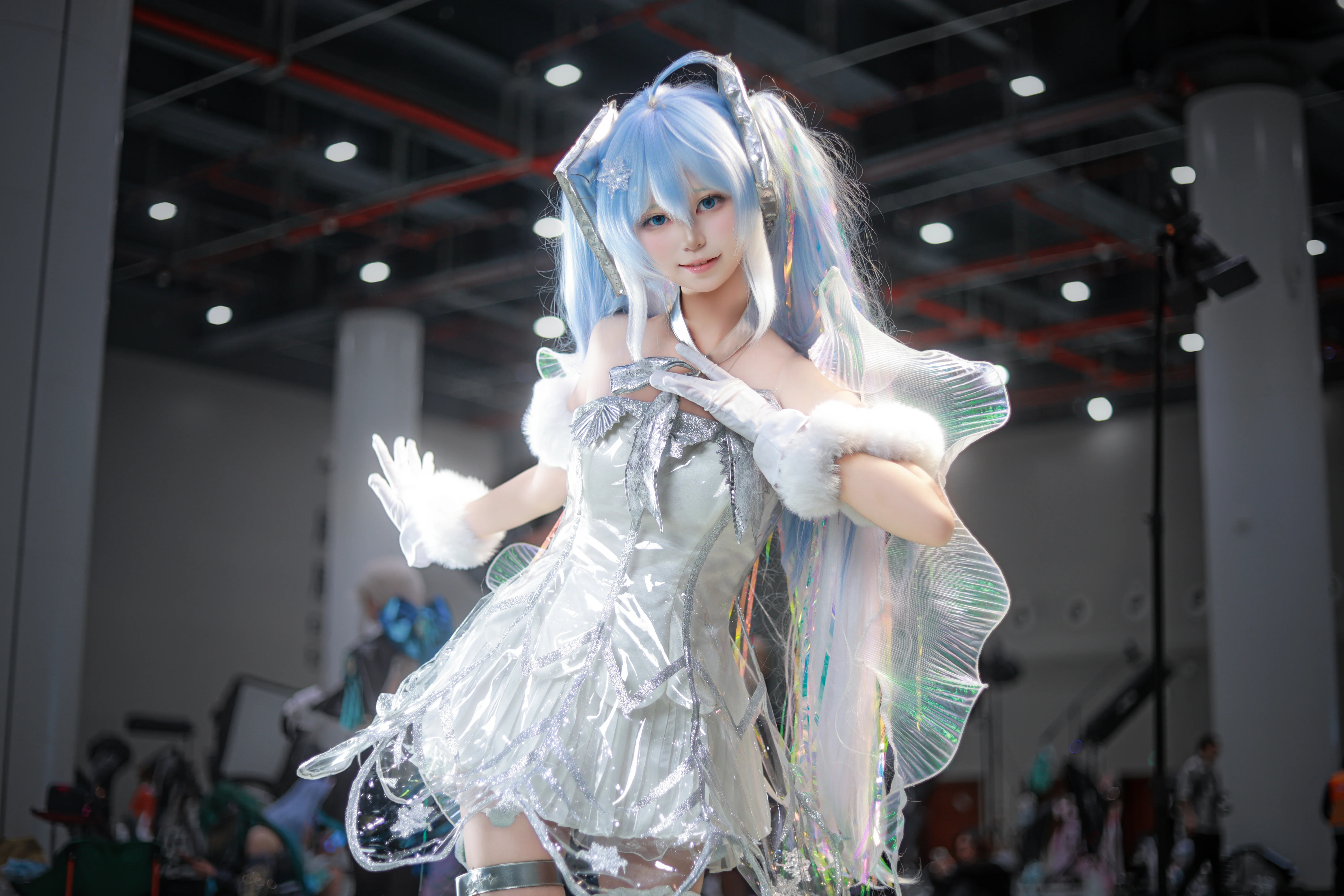 【初音未來cos】Vocaloid的銀白流光，定格漫展現場的純淨瞬間 - 第 1 張