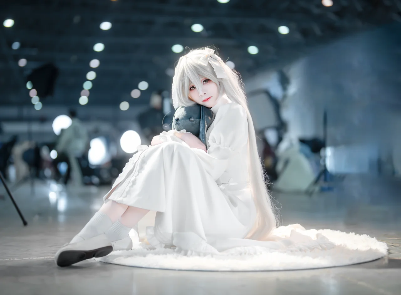 【春日野穹cos】缘之空，银发白裙的漫展定格 - 第 1 张