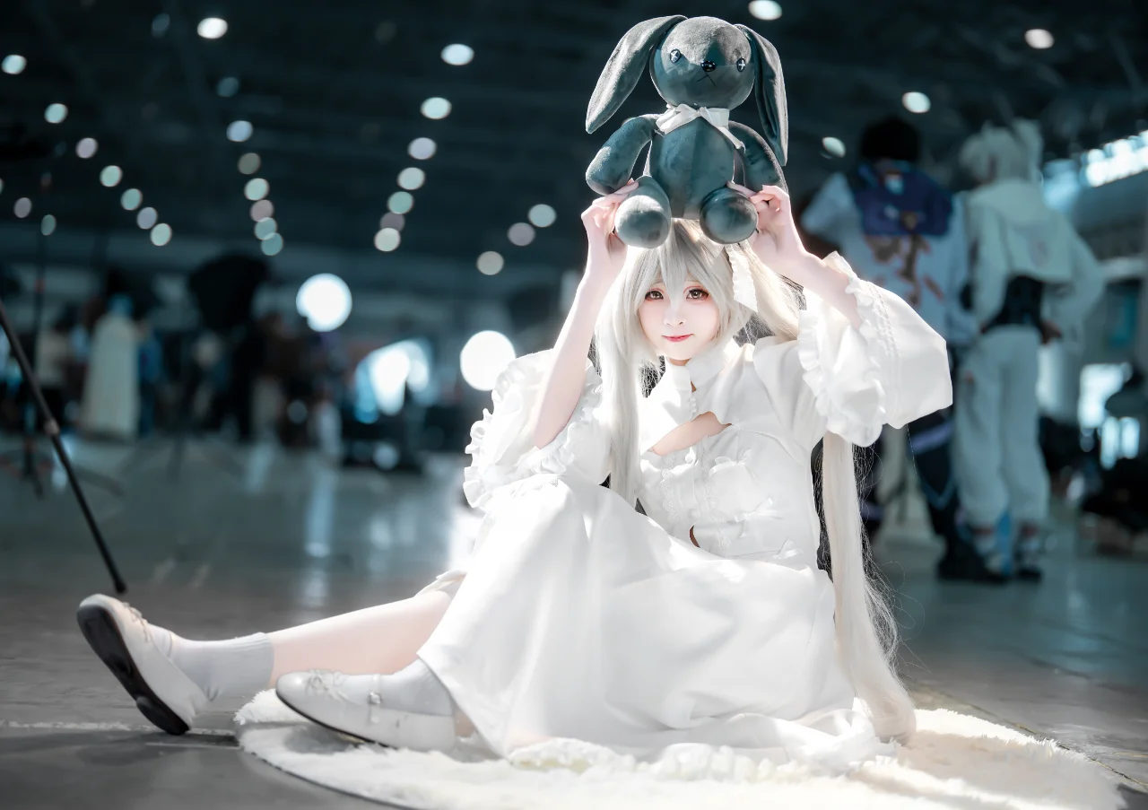 【春日野穹cos】缘之空，银发白裙的漫展定格