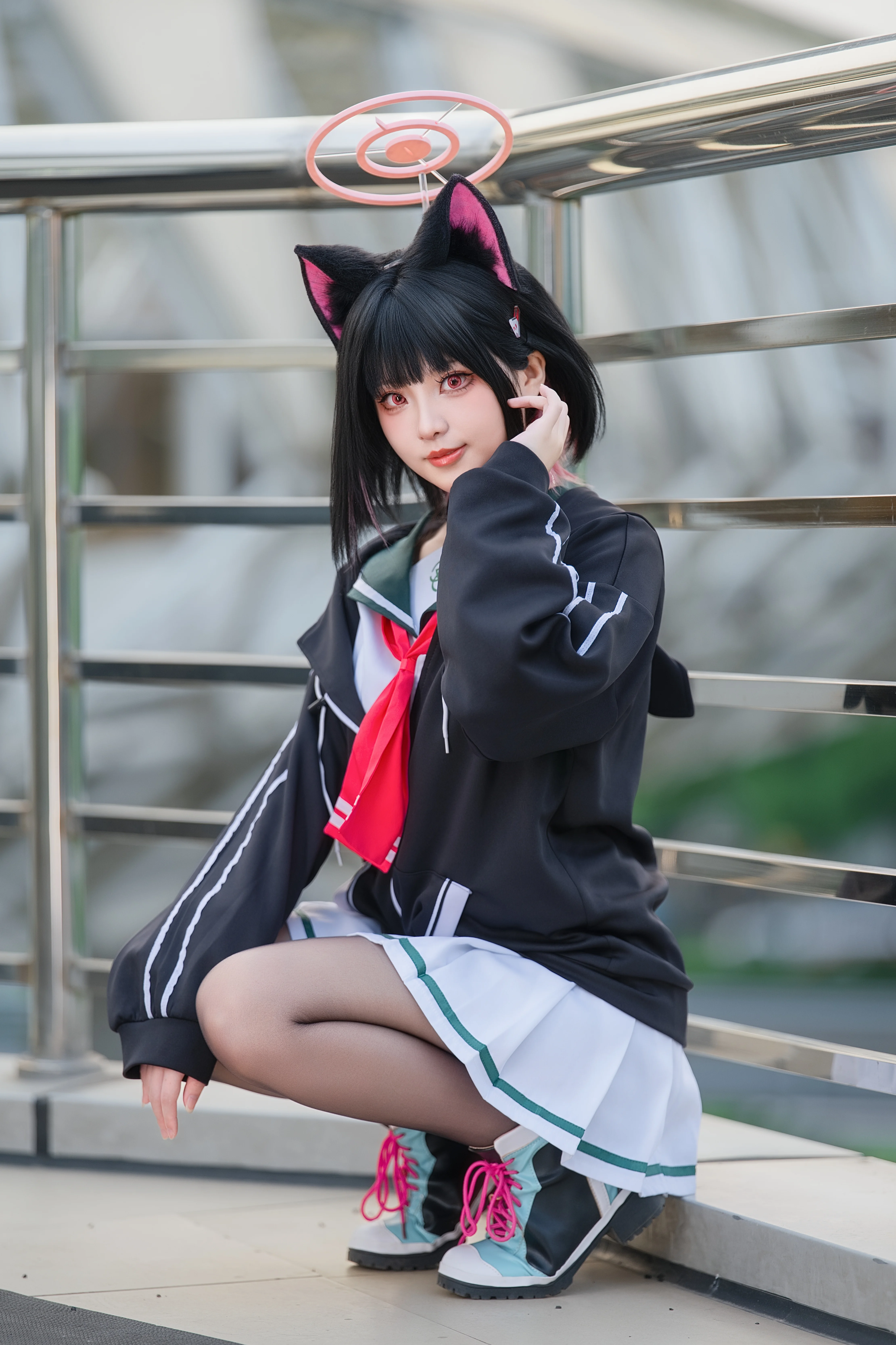 【杏山和纱cos】蔚蓝档案的街头日常，天桥下的随性演绎 - 第 4 张