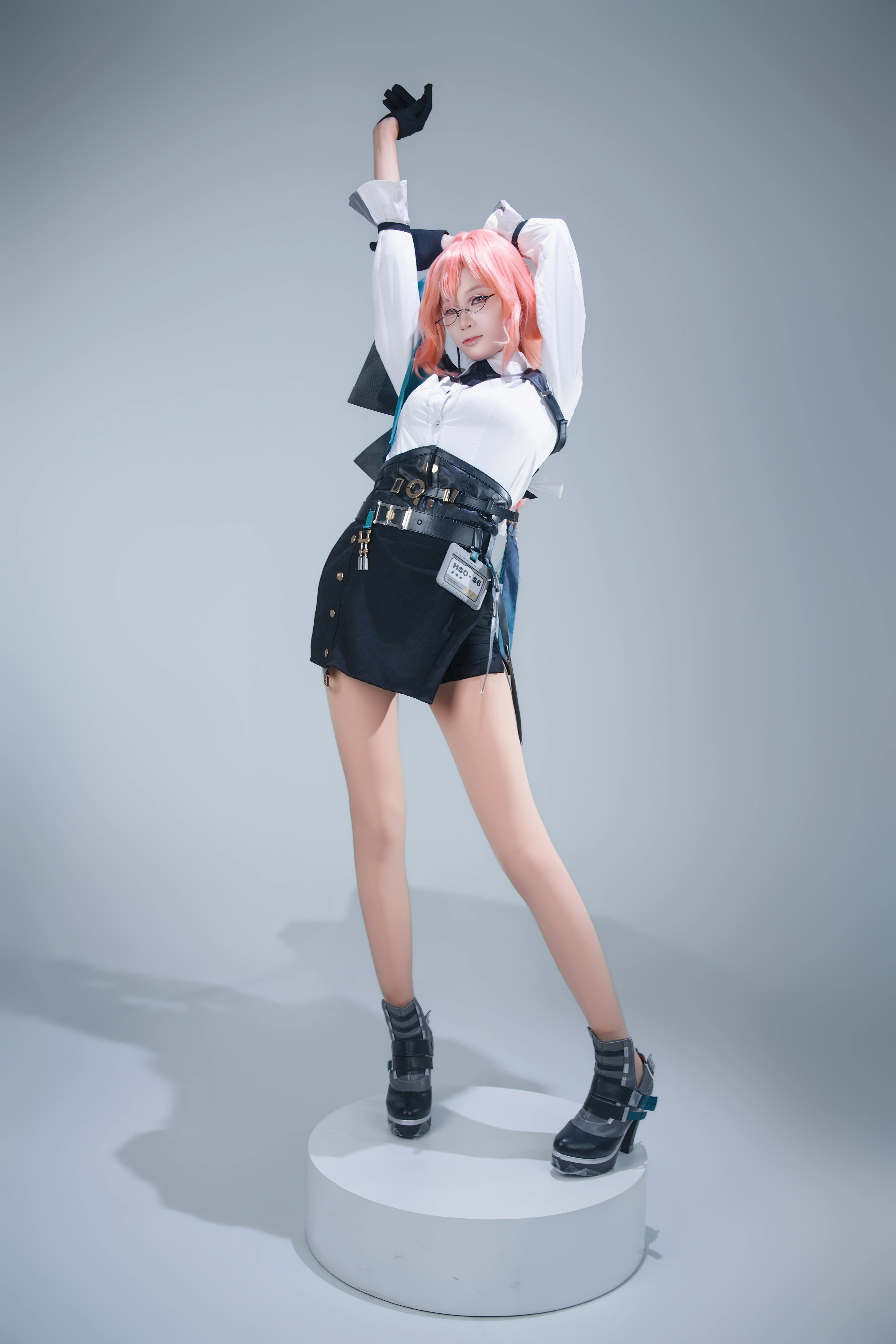 【月城柳cos】绝区零白棚动作参考，无道具的纯粹呈现 - 第 4 张