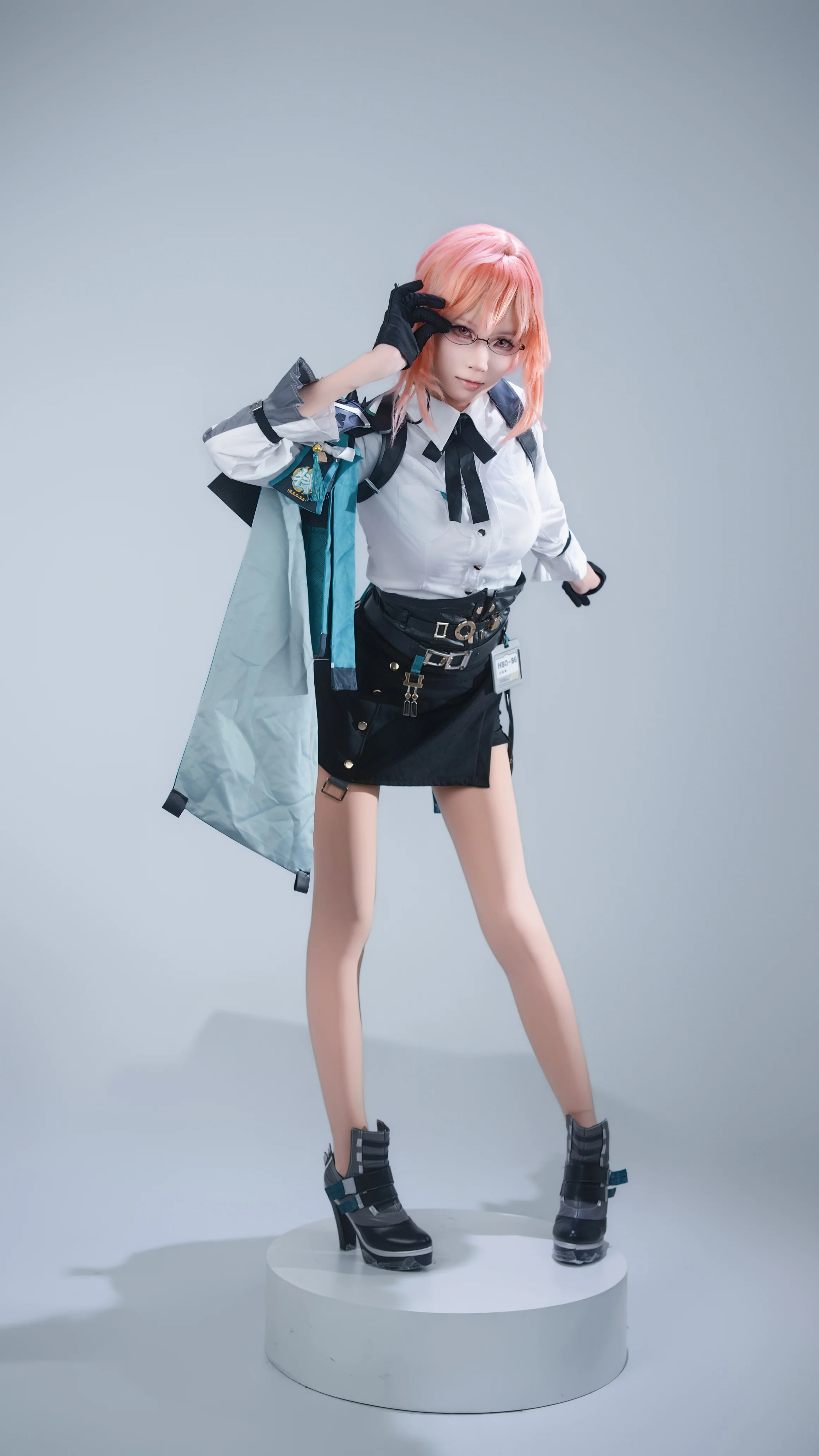【月城柳cos】绝区零白棚动作参考，无道具的纯粹呈现 - 第 6 张