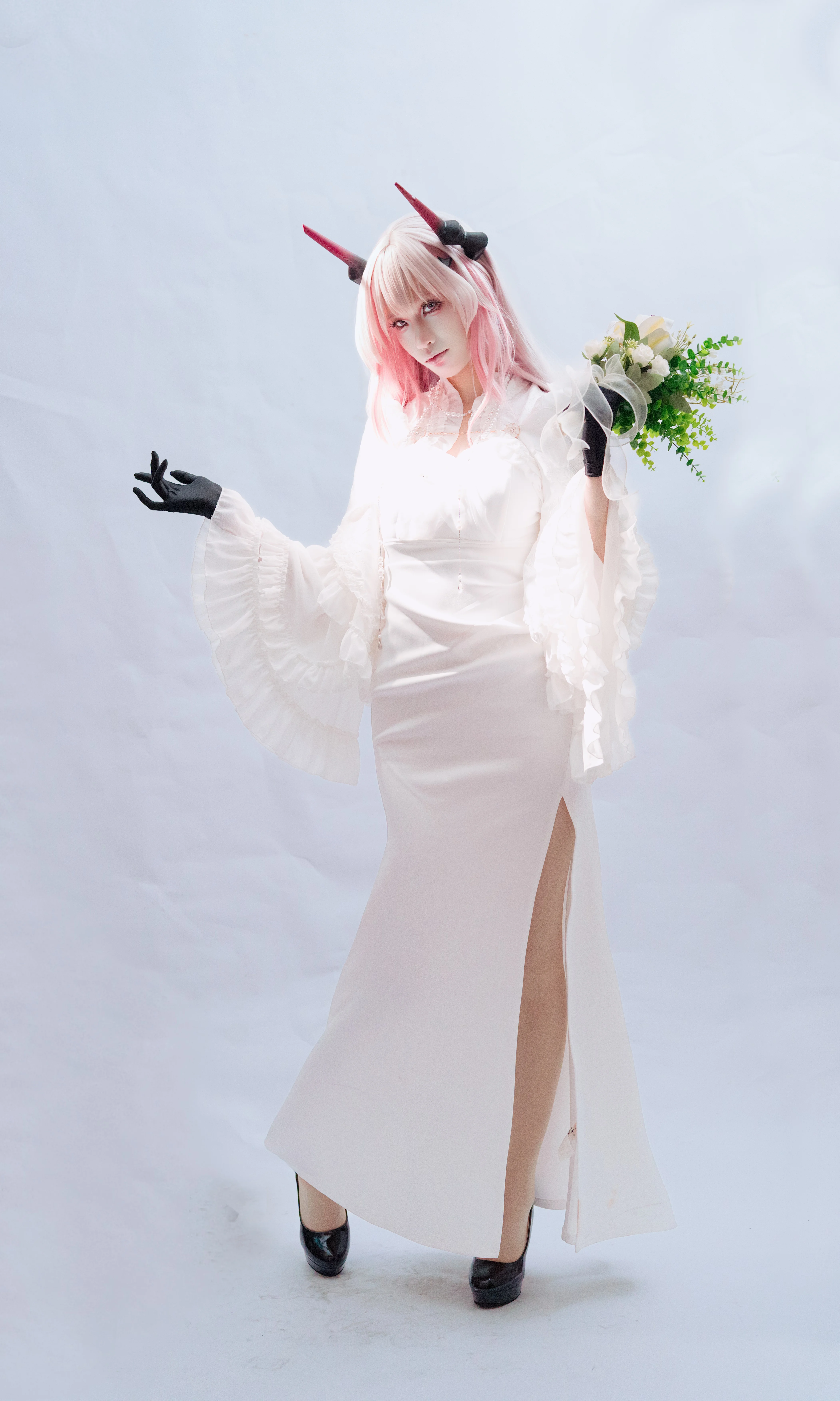 【特蕾西婭cos】明日方舟白衣造型，花束與紅角之約 - 第 3 張