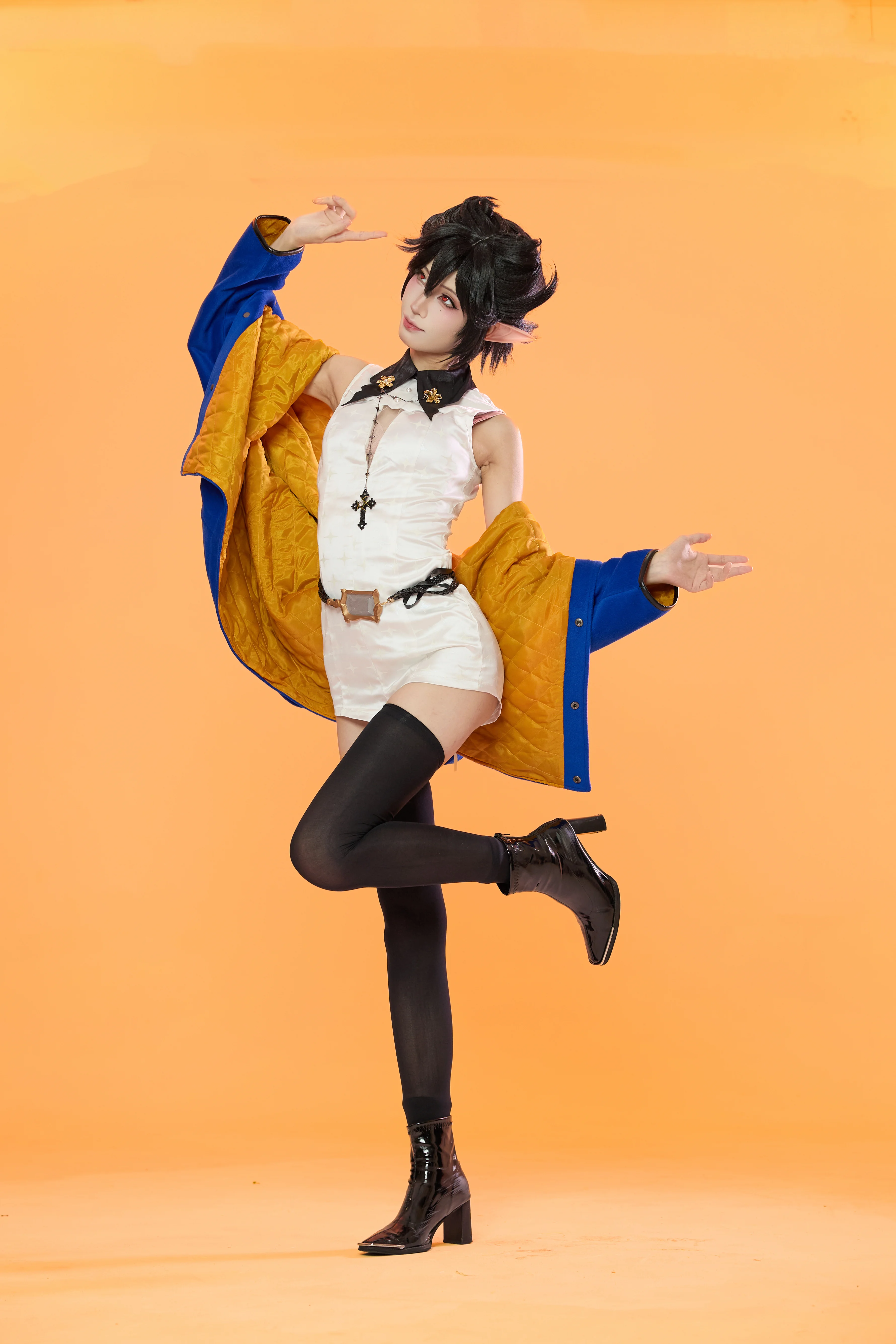 【隐德来希cos】明日方舟耀目之蓝白色棚拍动作参考 - 第 2 张