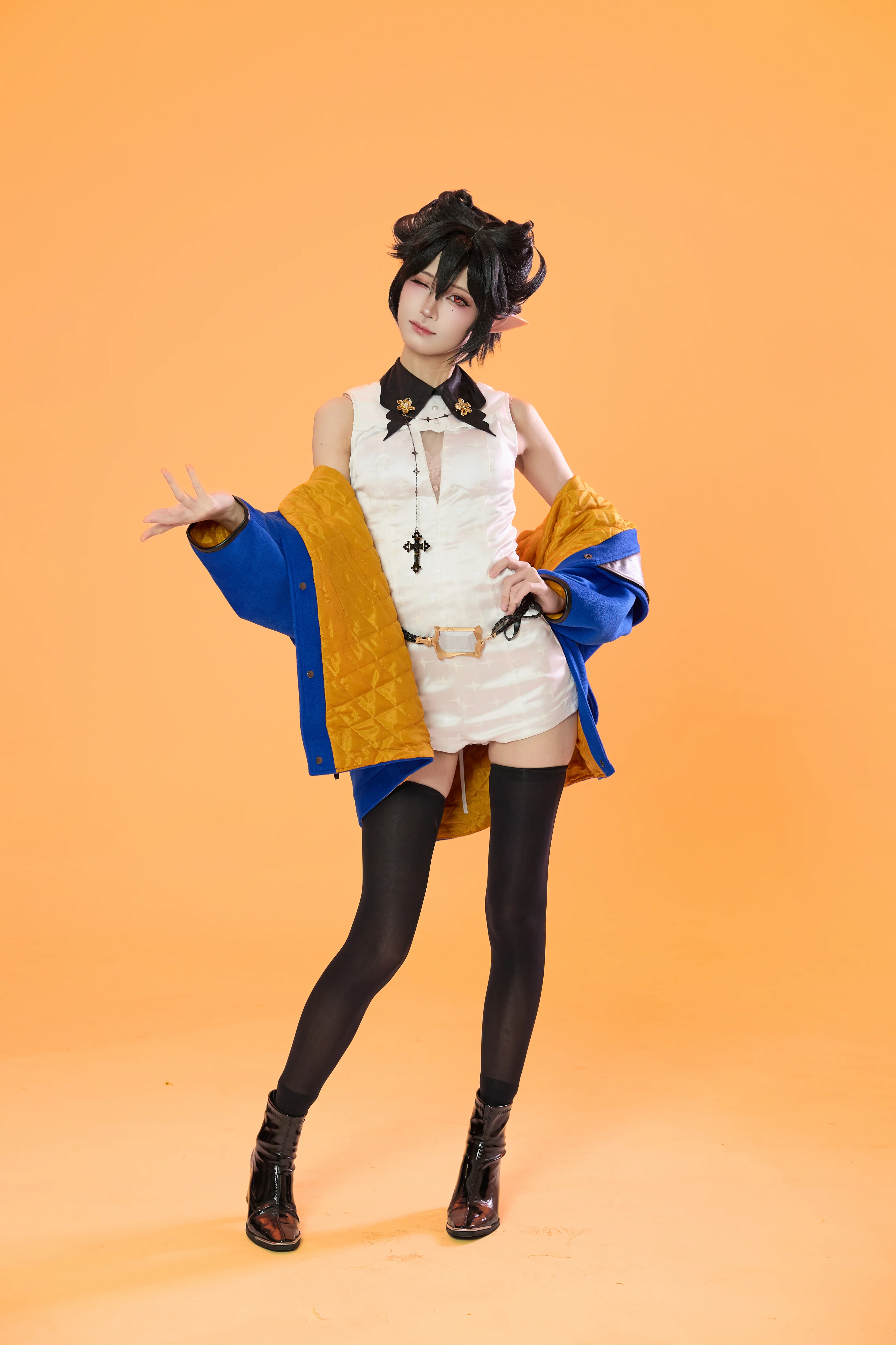 【隐德来希cos】明日方舟耀目之蓝白色棚拍动作参考 - 第 5 张