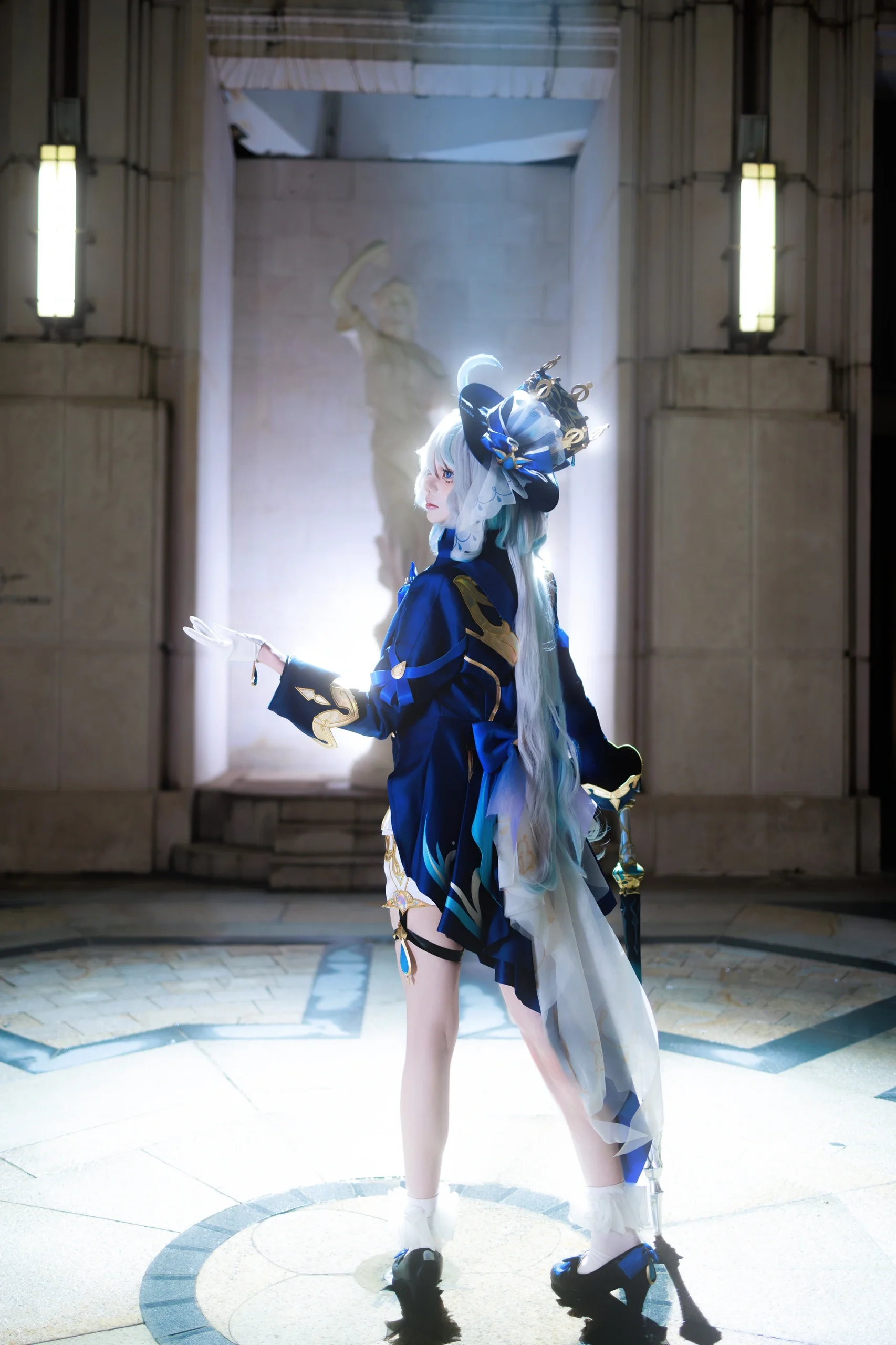 【芙宁娜cos】神明之姿，凡世舞台的闪光时刻 - 第 1 张