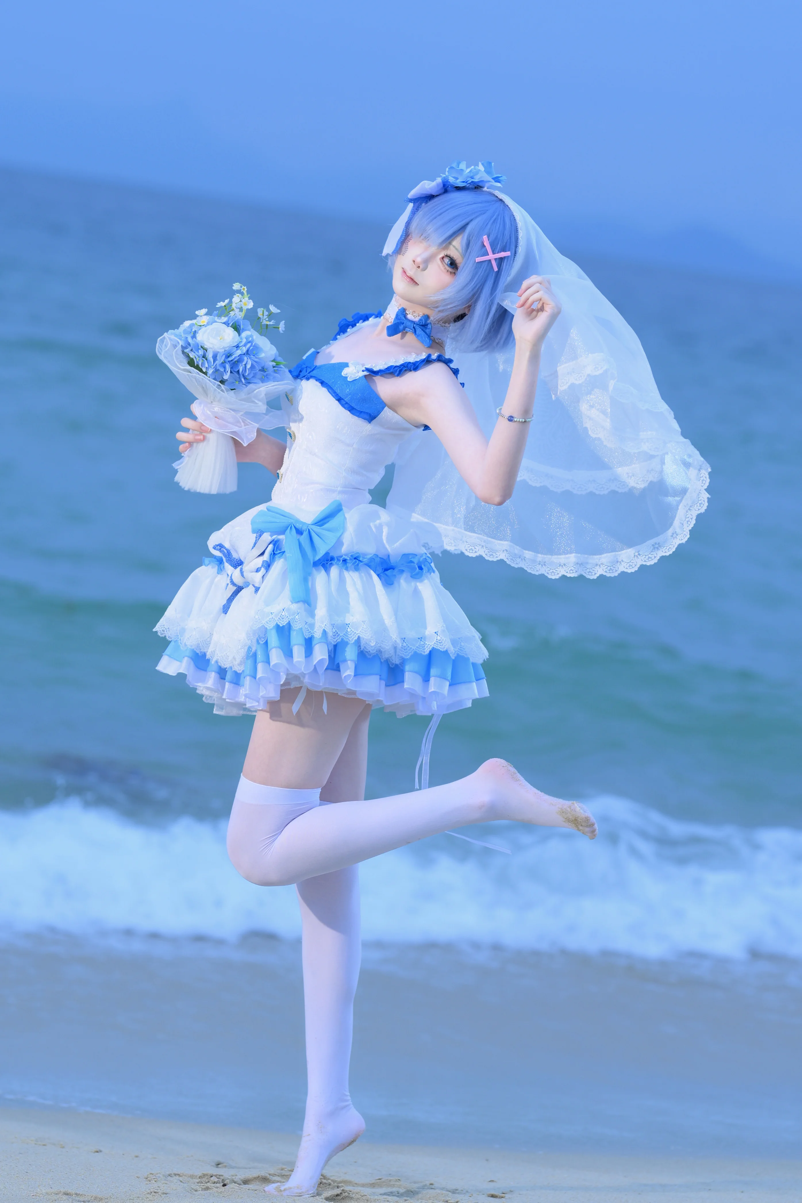 【蕾姆cos】蓝白交织的海岸轻纱，定格夏日清爽瞬间