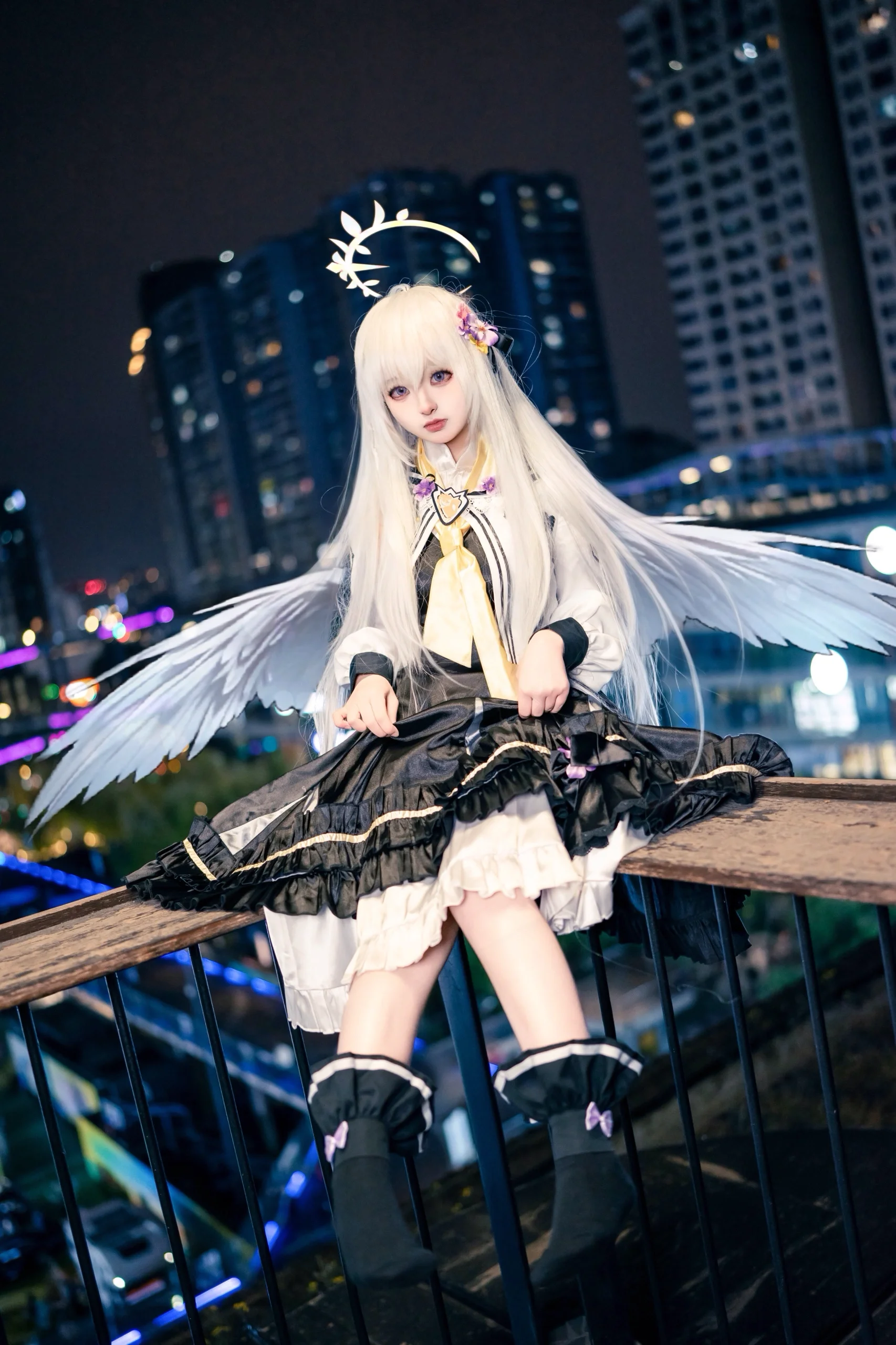 [Shirasu Azusa Cosplay] Blue Archive Remedial Class's Ice Witch — Post-Editing Fix for Forgot Angel Wings in Night Outdoor Shoot - Image 1