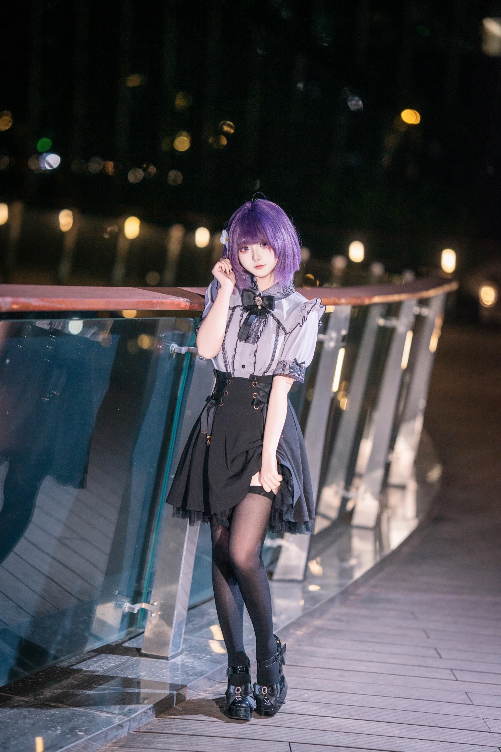 【秦谷美鈴cos】深夜玻璃棧橋的蕾絲系定格 - 第 1 張