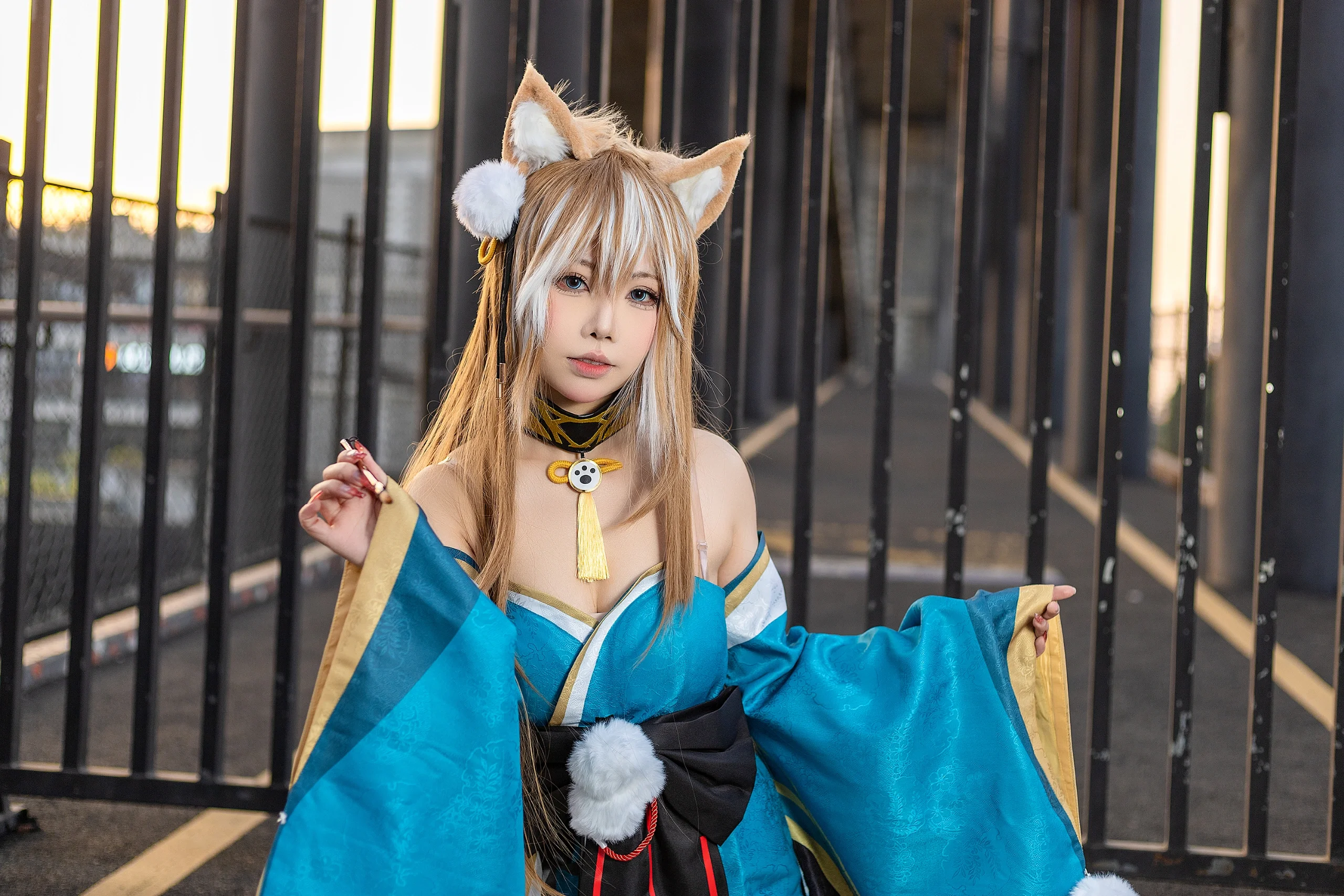 【ヒナさんコスプレ】原神の心優しいお姉さん、黄昏時に記録する温かな光と影 - 1 枚目