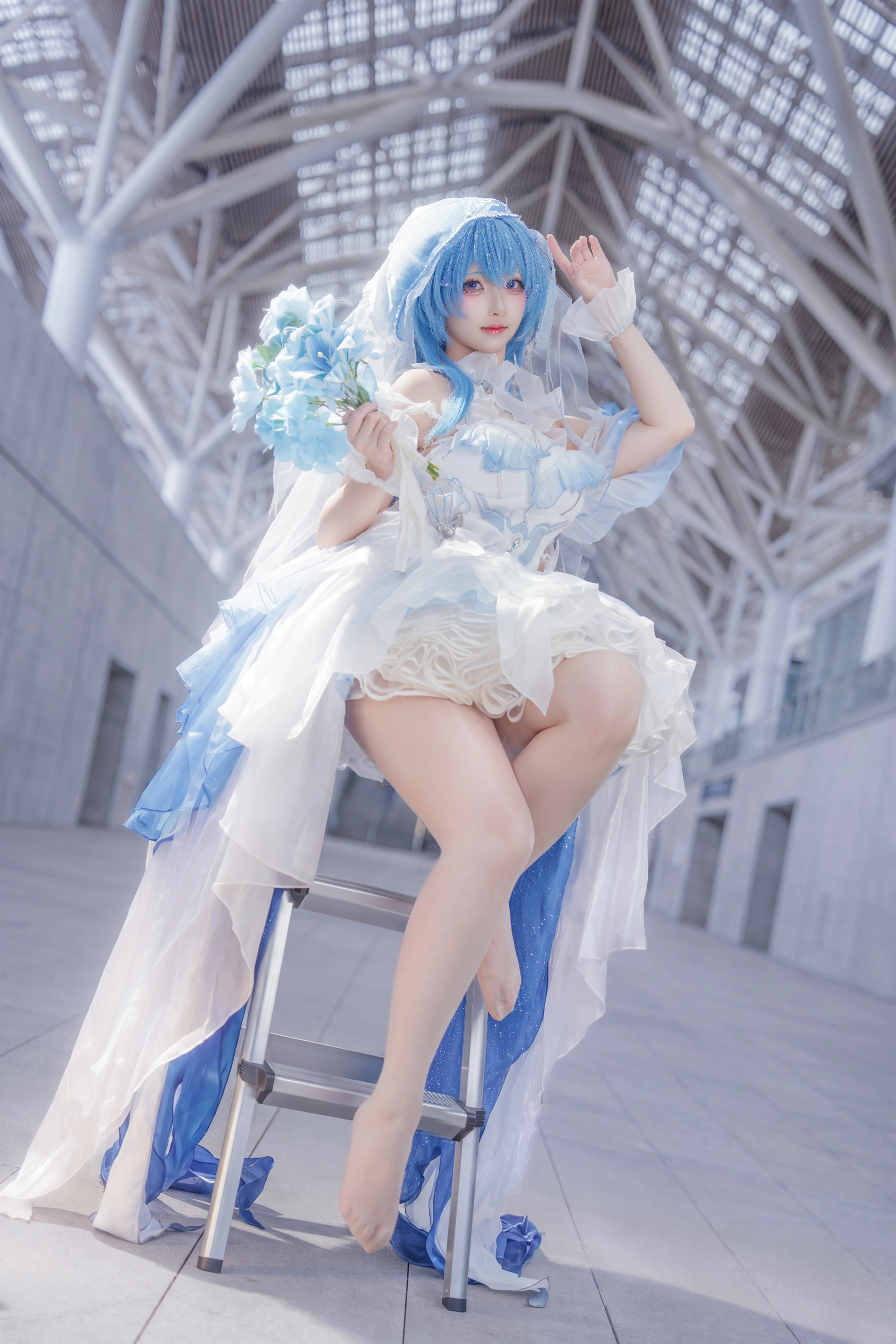 【守岸人cos】鸣潮的蓝白花嫁，CP32漫展现场实录 - 第 3 张