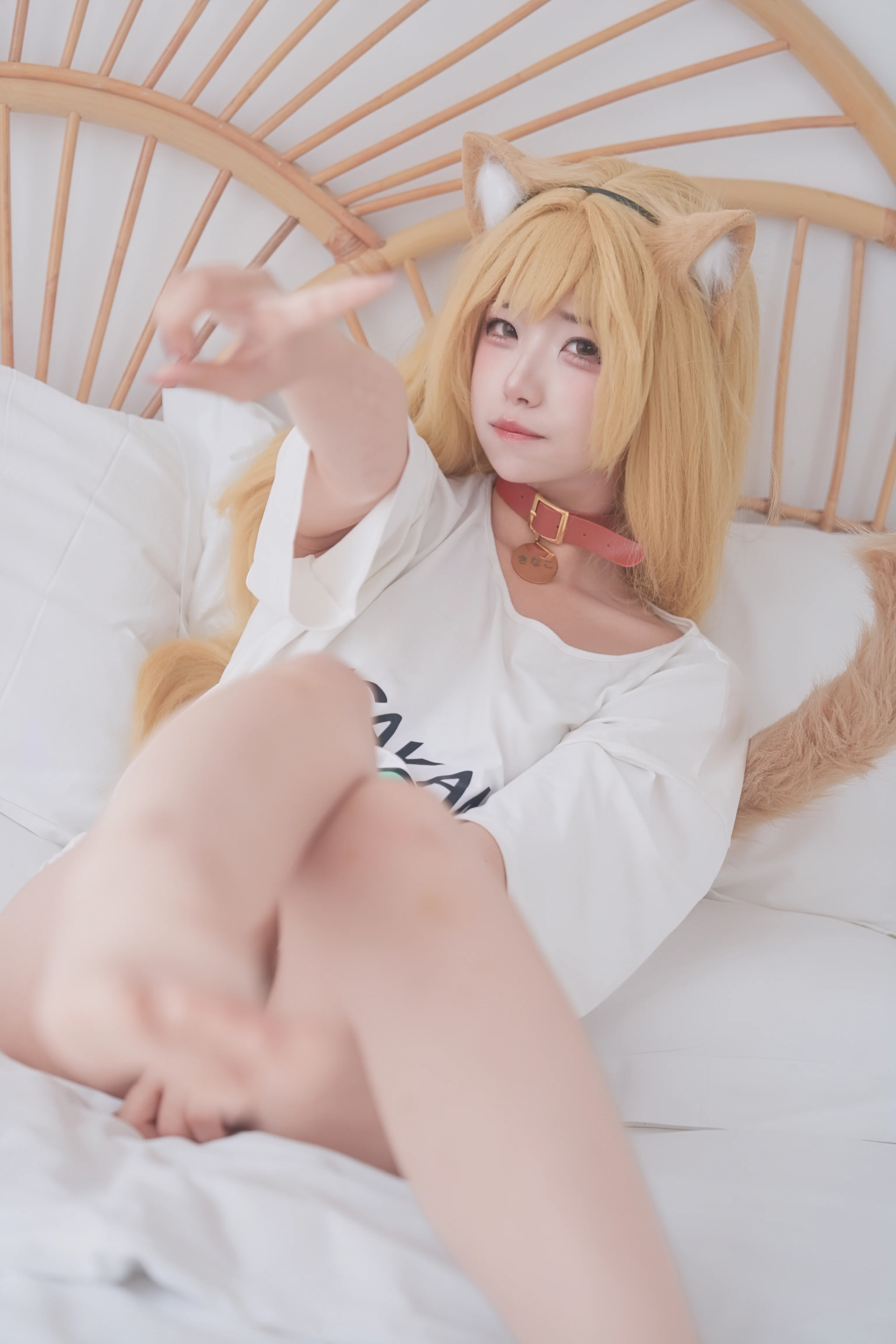 居家慵懒风猫娘造型，奶白色的静谧午后