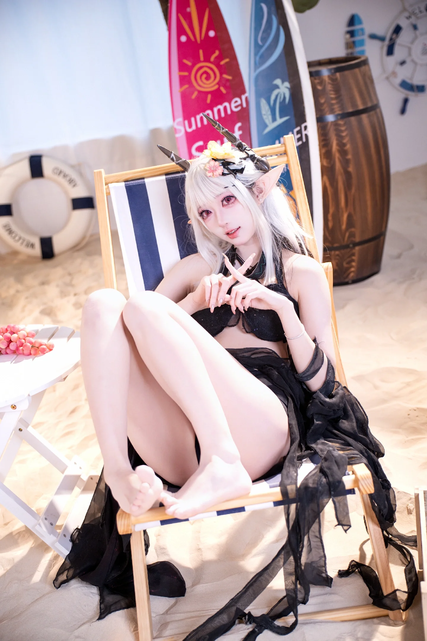 【泥岩cos】明日方舟的夏日海滩，黑色泳装与轻纱的完美搭配 - 第 1 张