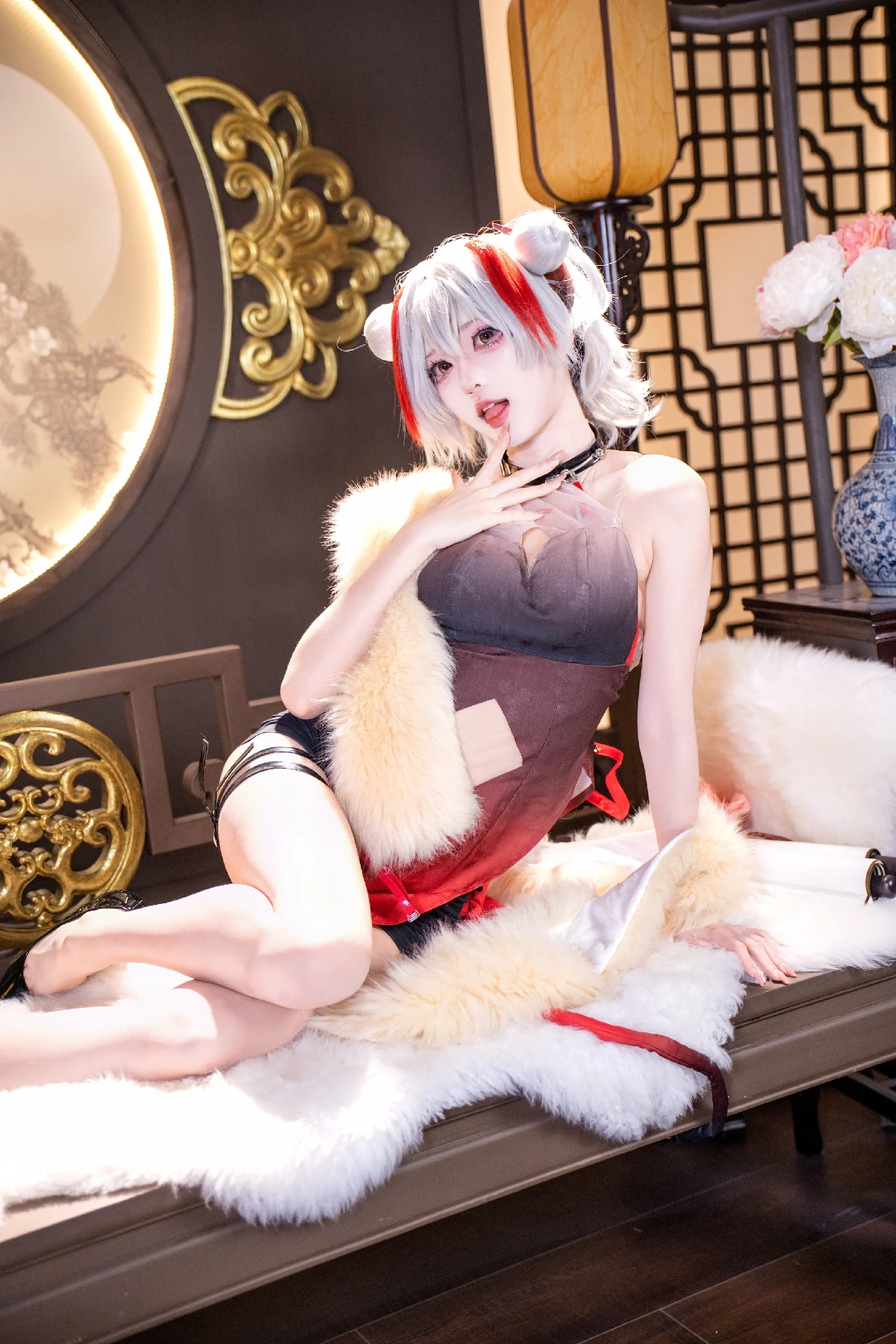 【ウィシャデル コスプレ】アークナイツ音律聯覚、赤白ツインお団子頭で挑む新たな古風コスプレ