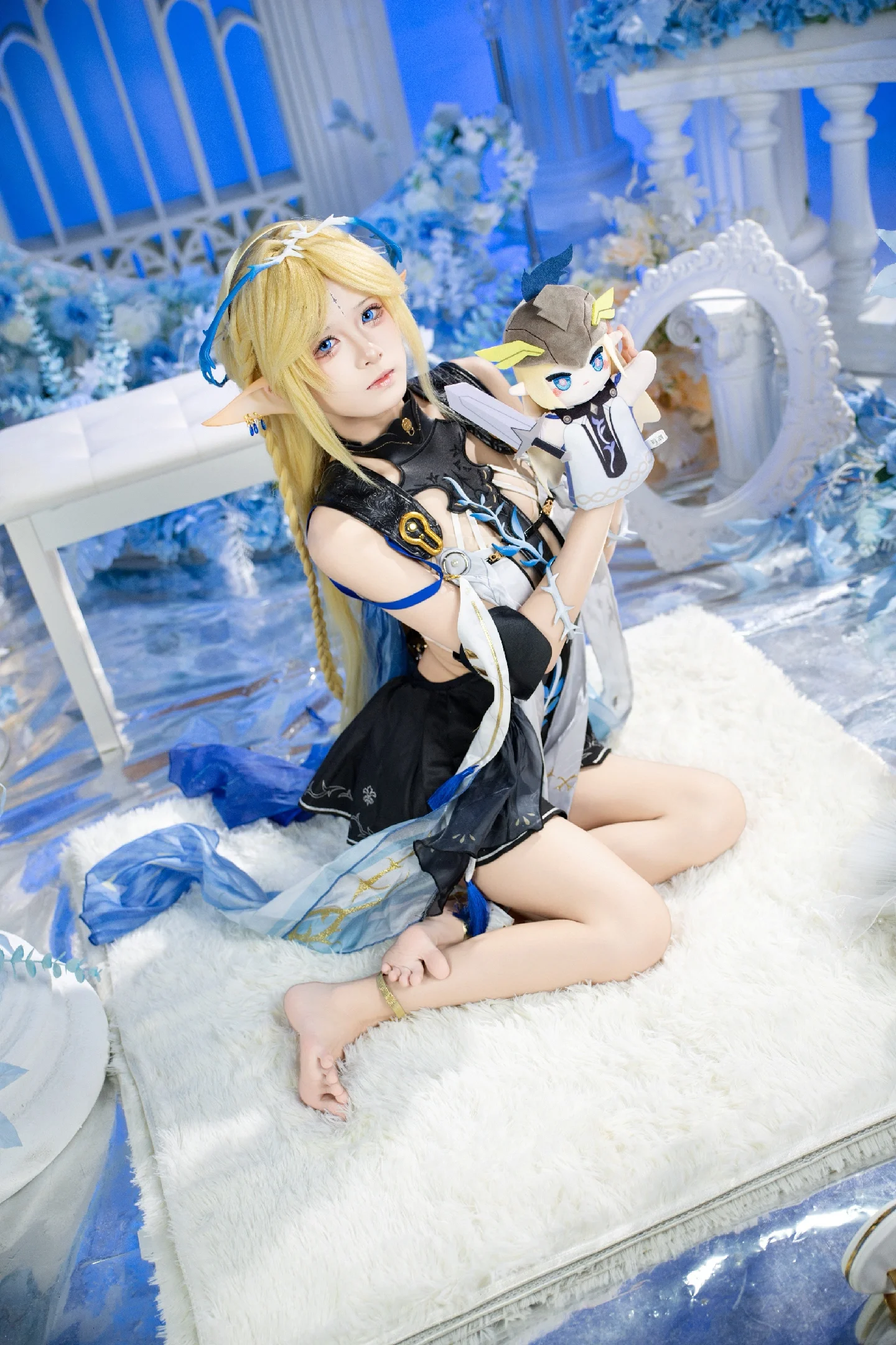 【卡提希婭cos】鳴潮冷色調精靈，藍白花海中的清冷感 - 第 2 張
