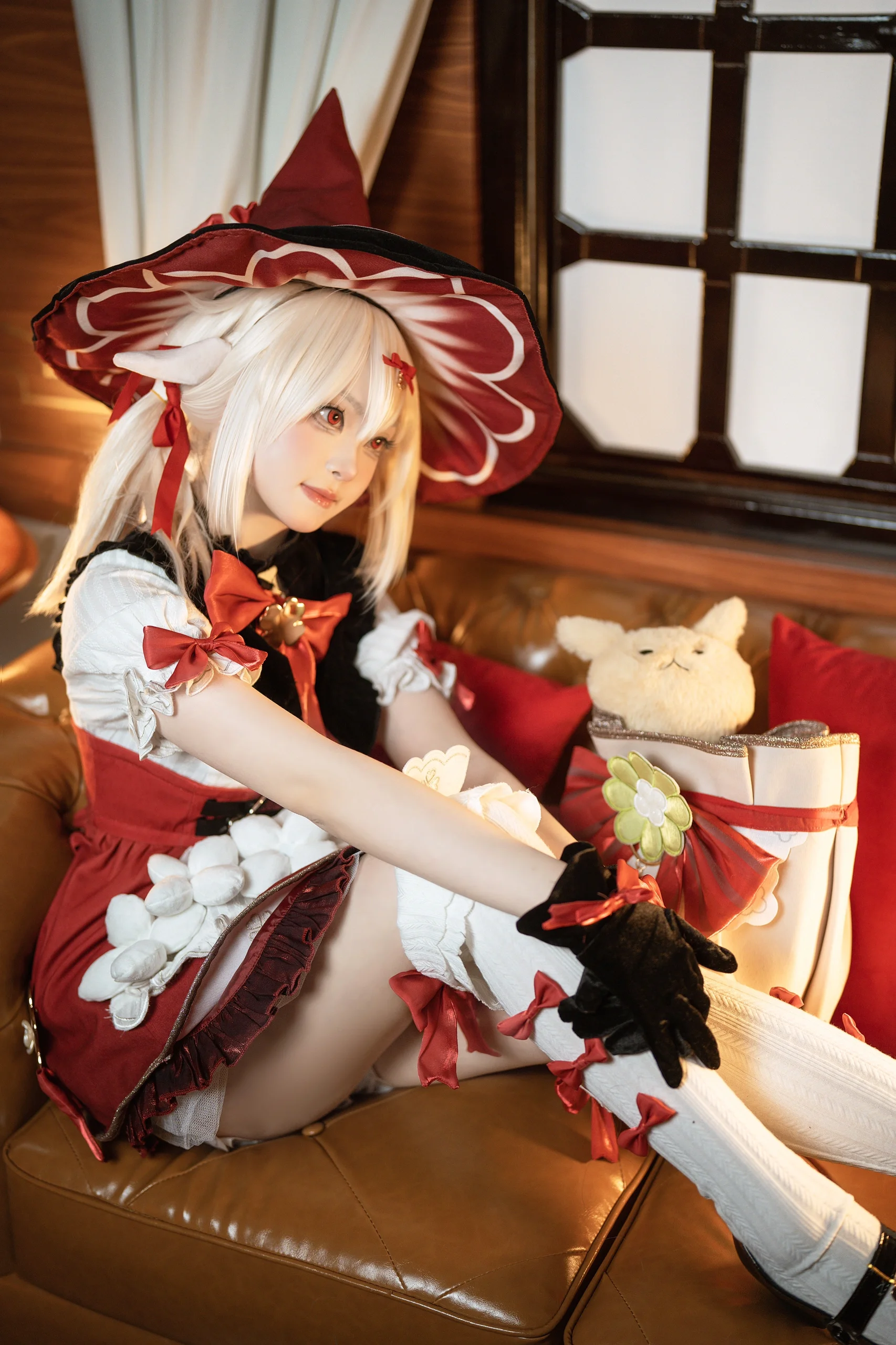 【可莉cos】原神里的红色魔女，这次换个风格玩炸鱼 - 第 2 张