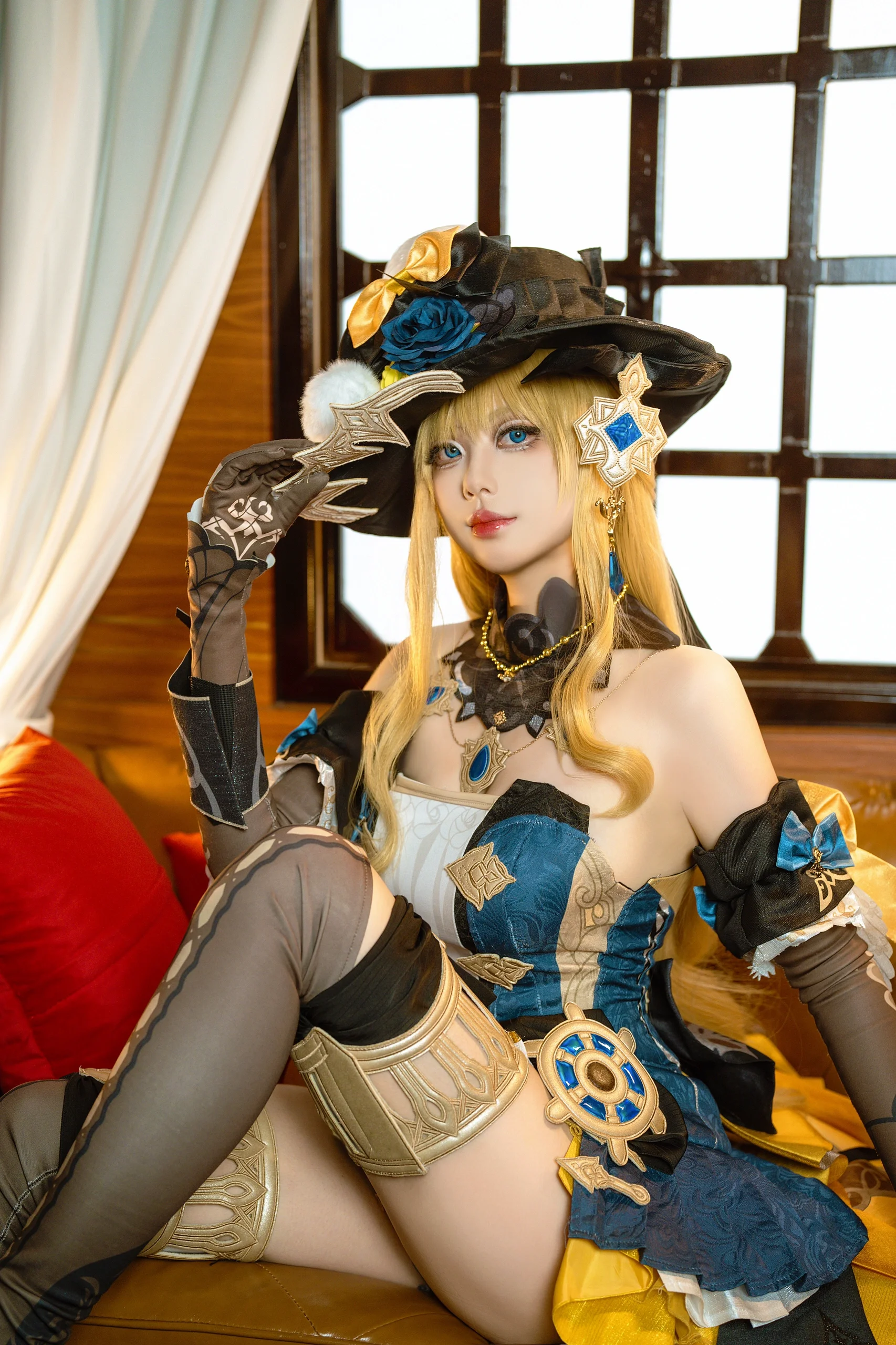 【娜維婭cos】刺玫會會長登場，還原楓丹的華麗與自信 - 第 1 張