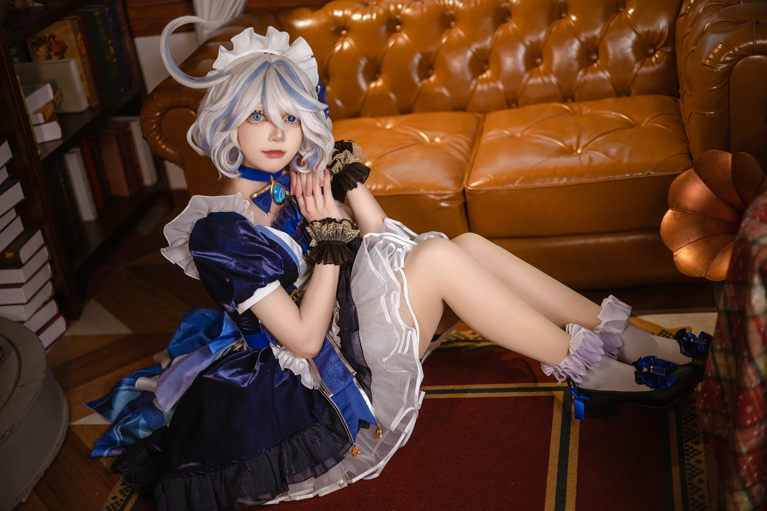 【芙宁娜cos】原神女仆装甜酷穿搭，复古书房内的精致客片 - 第 2 张