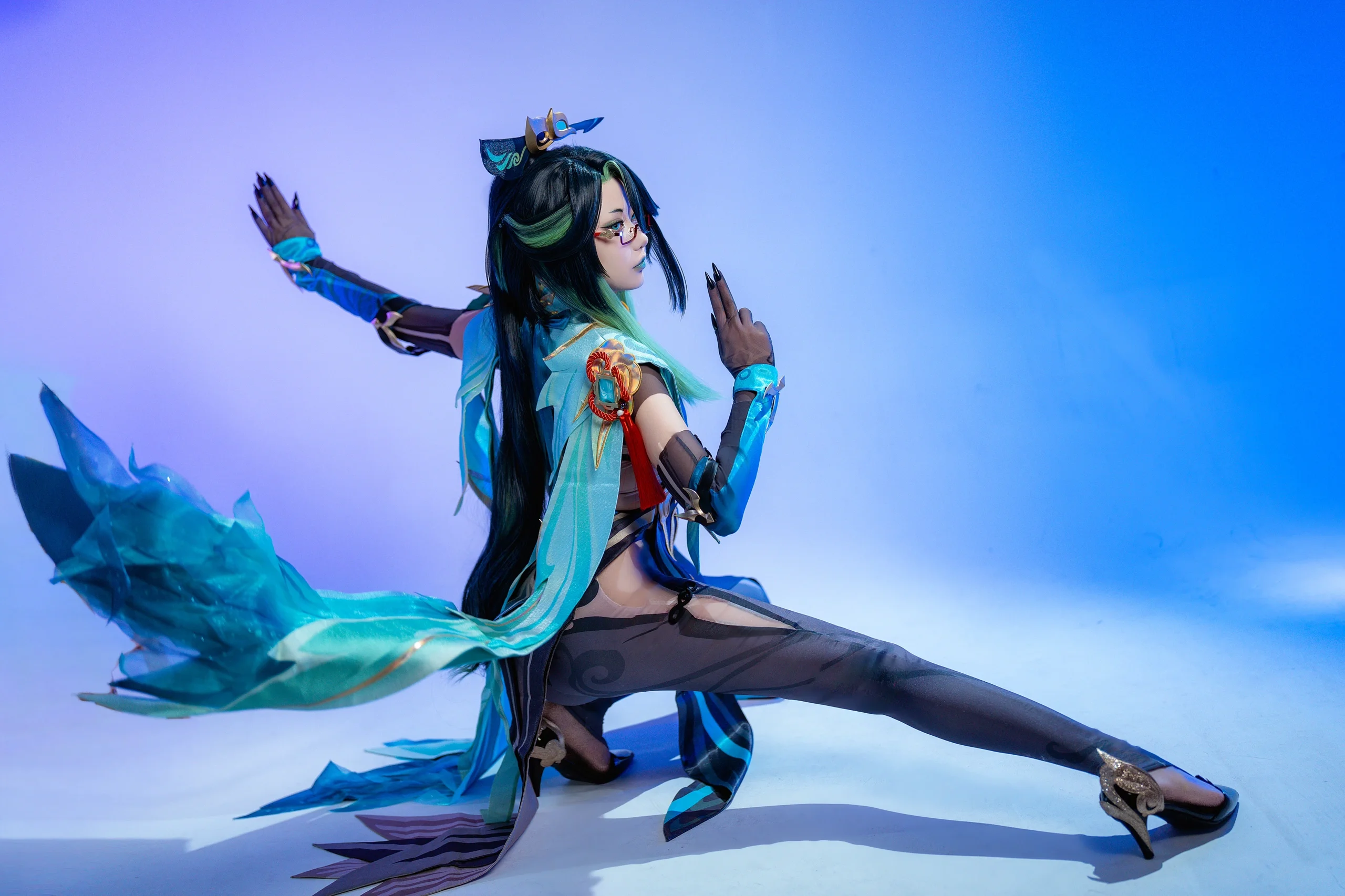 [Xianyun cosplay] Writing in the Study and Dancing with a Fan in the Studio, a Dual Interpretation of Motion and Stillness for the Genshin Impact Character - Image 3