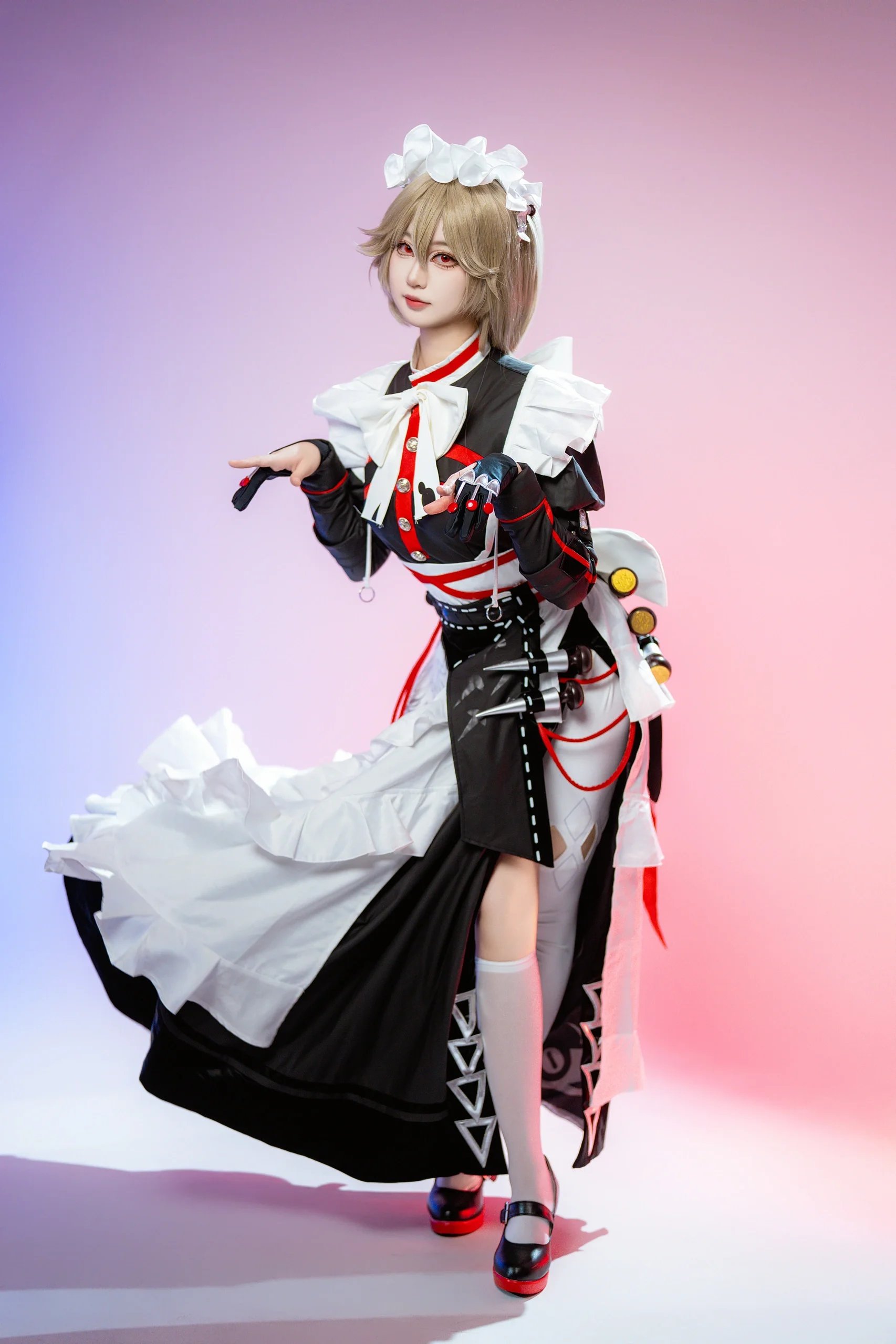 【丽娜cos】绝区零的优雅女仆，烹饪与战斗的双重魅力