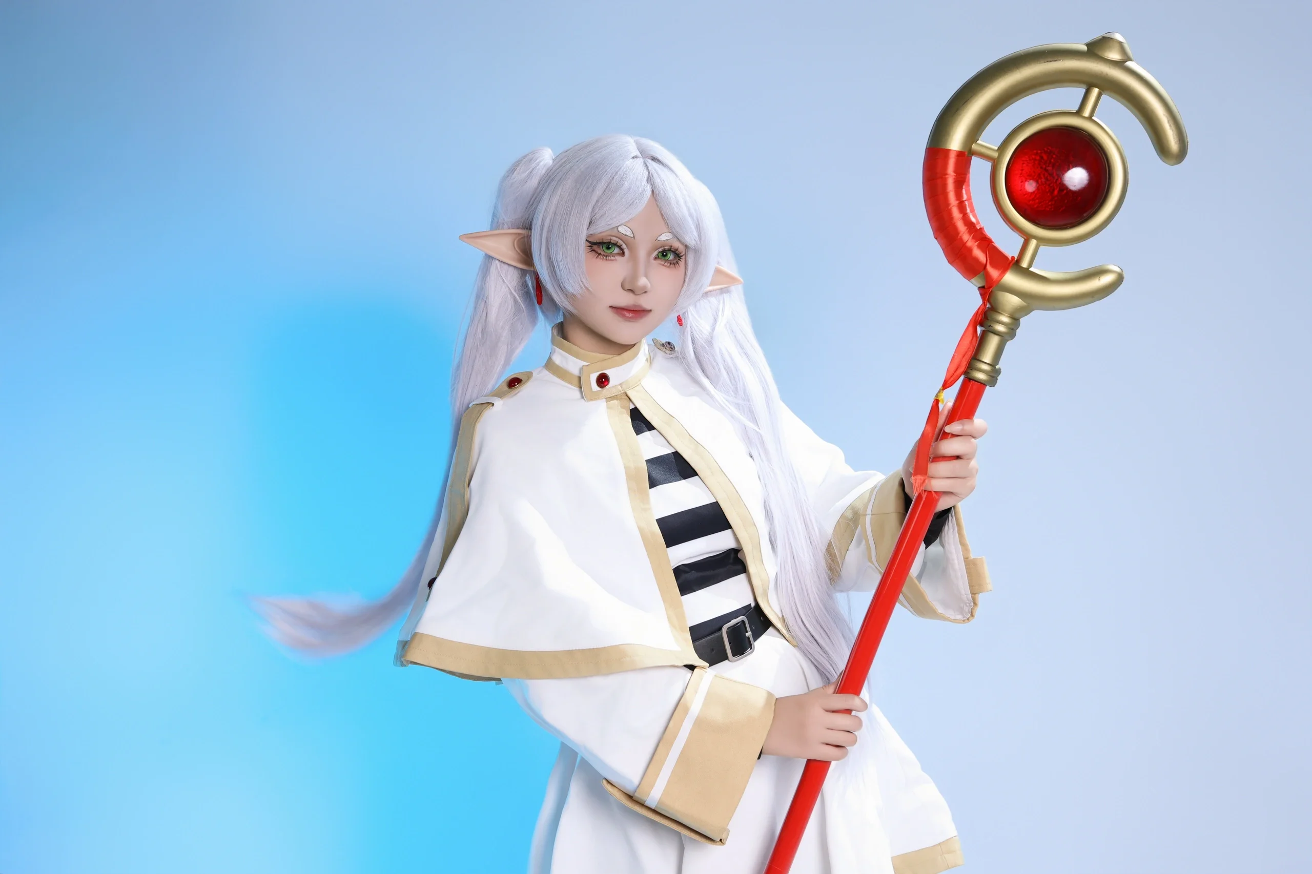 【芙莉莲cos】魔法与想象的世界，还原白袍精灵的日常