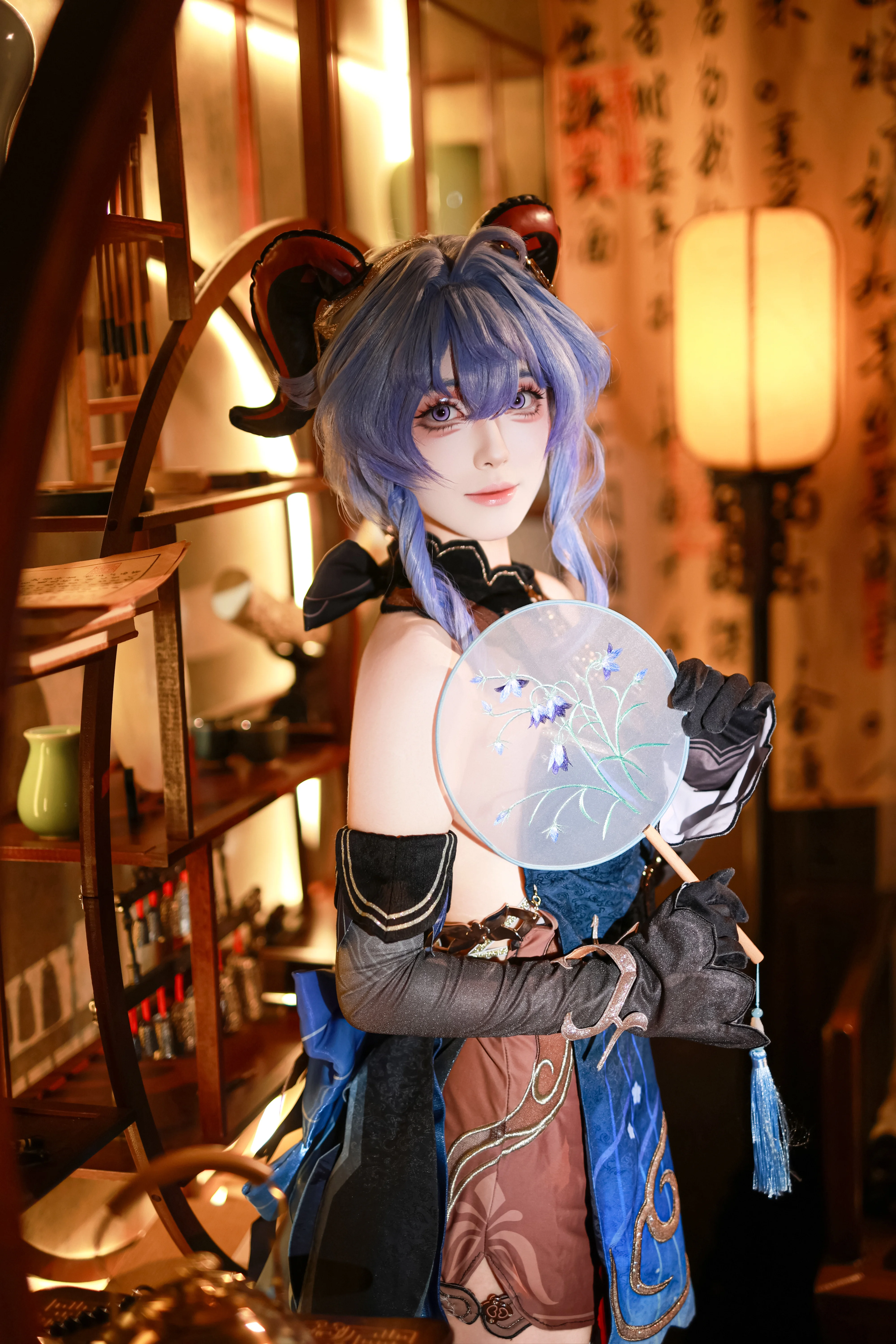 【甘雨cos】原神璃月角色演绎，用扇子与棋局构建静谧感 - 第 1 张