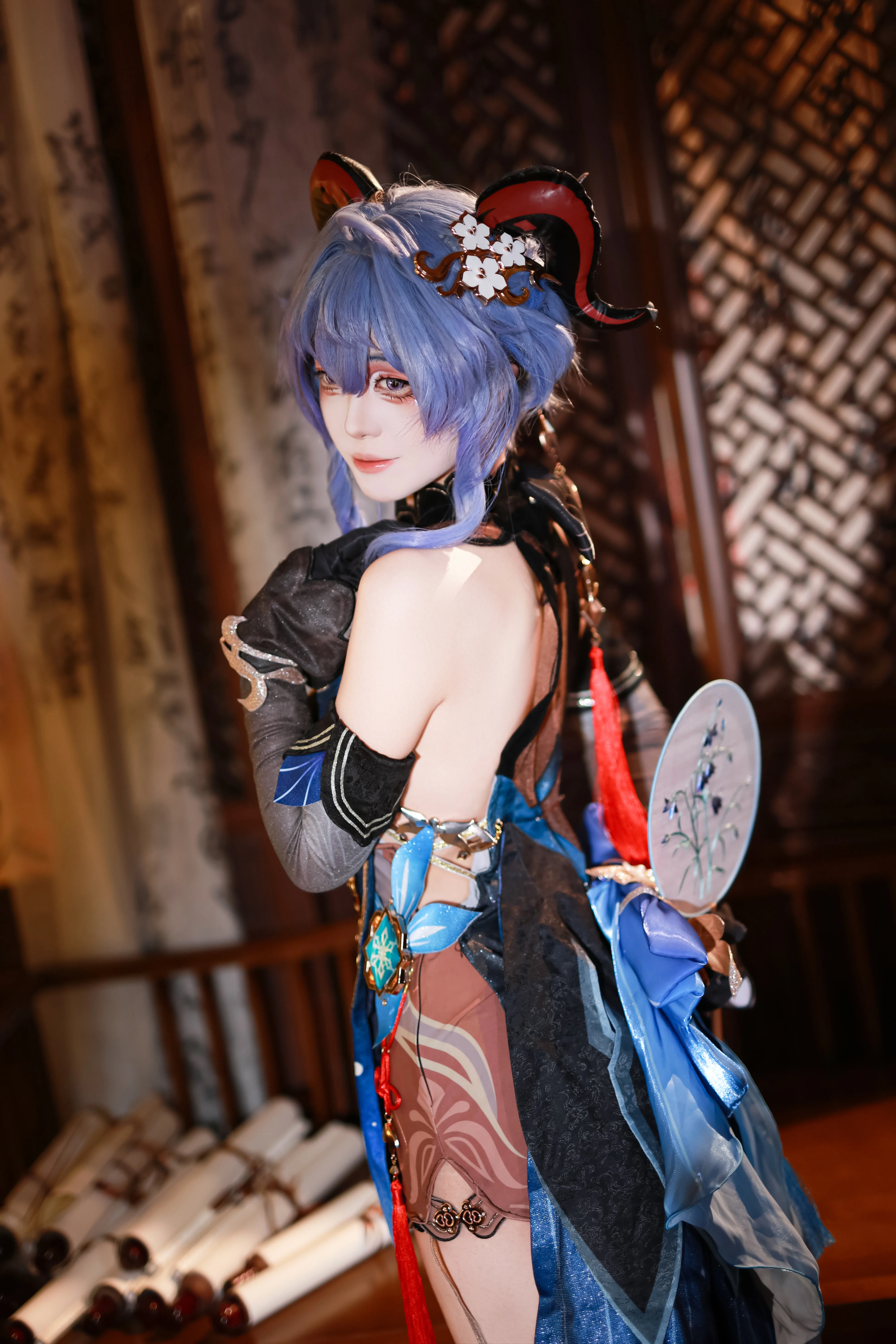 【甘雨cos】原神璃月角色演绎，用扇子与棋局构建静谧感 - 第 2 张