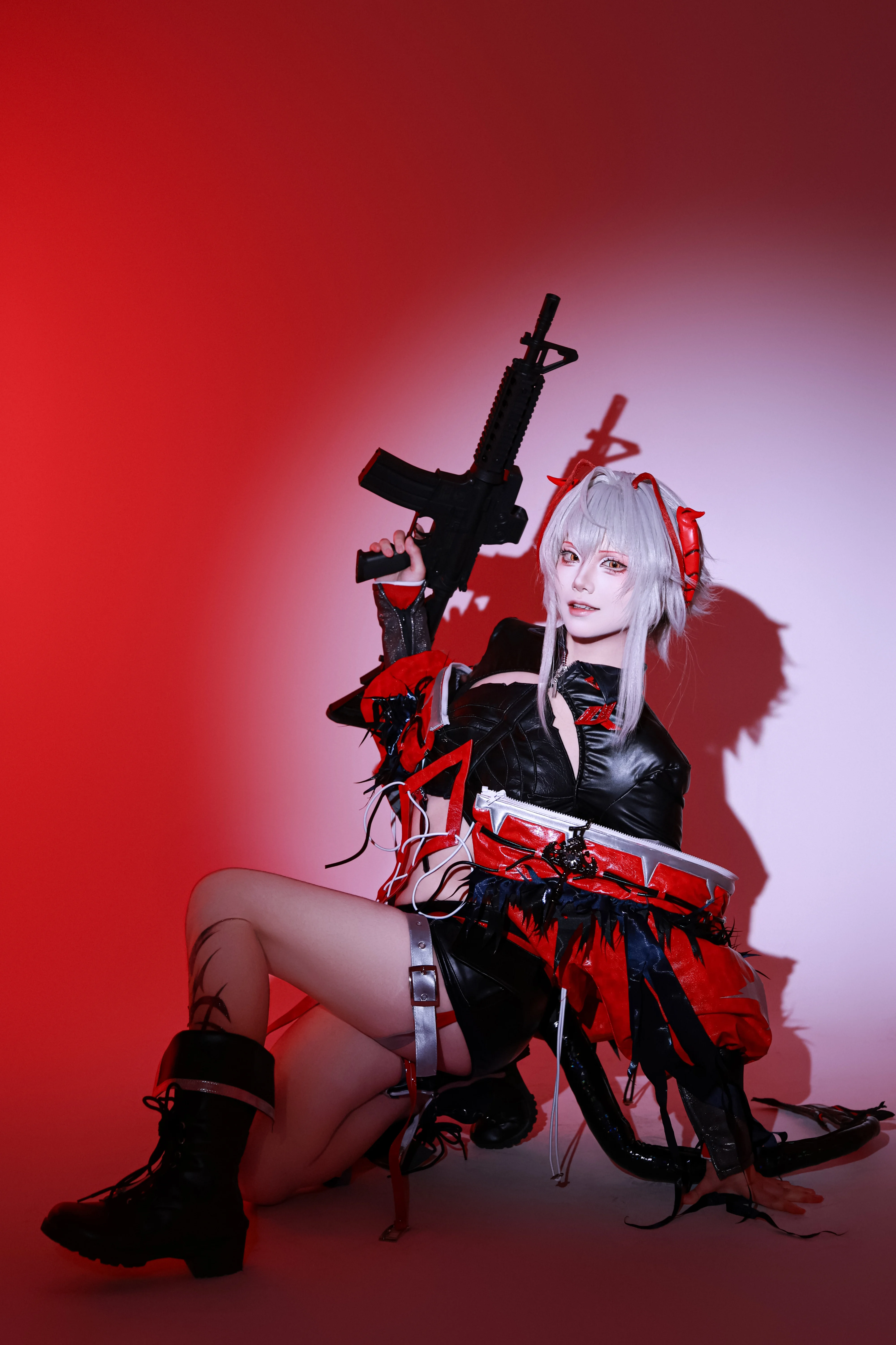 【ウィシャデル コスプレ】アークナイツ サカズの傭兵、冷徹な戦場の息吹 - 4 枚目