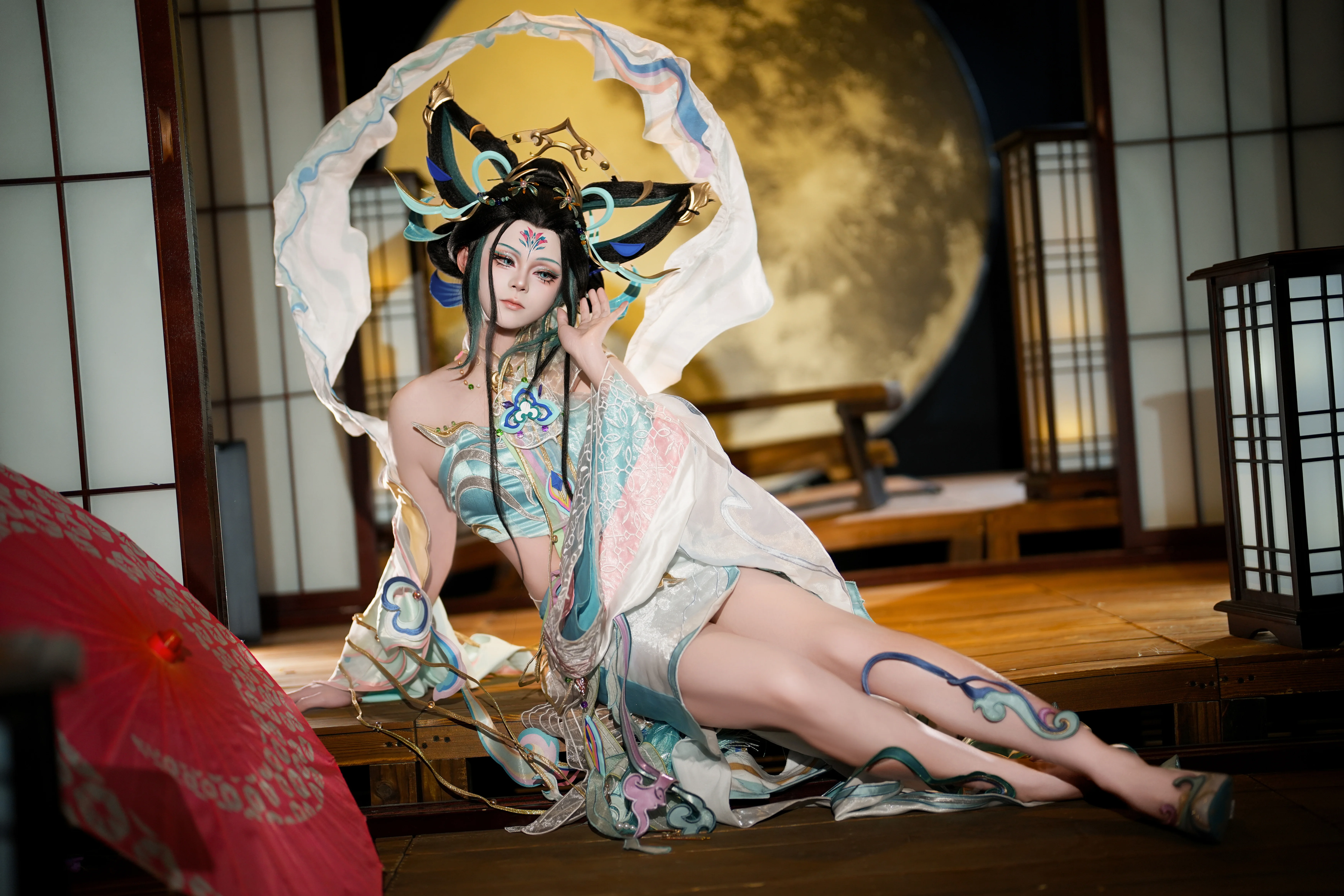 【妲己cos】妲己众生和的仙气，古风摄影里的月光与轻纱