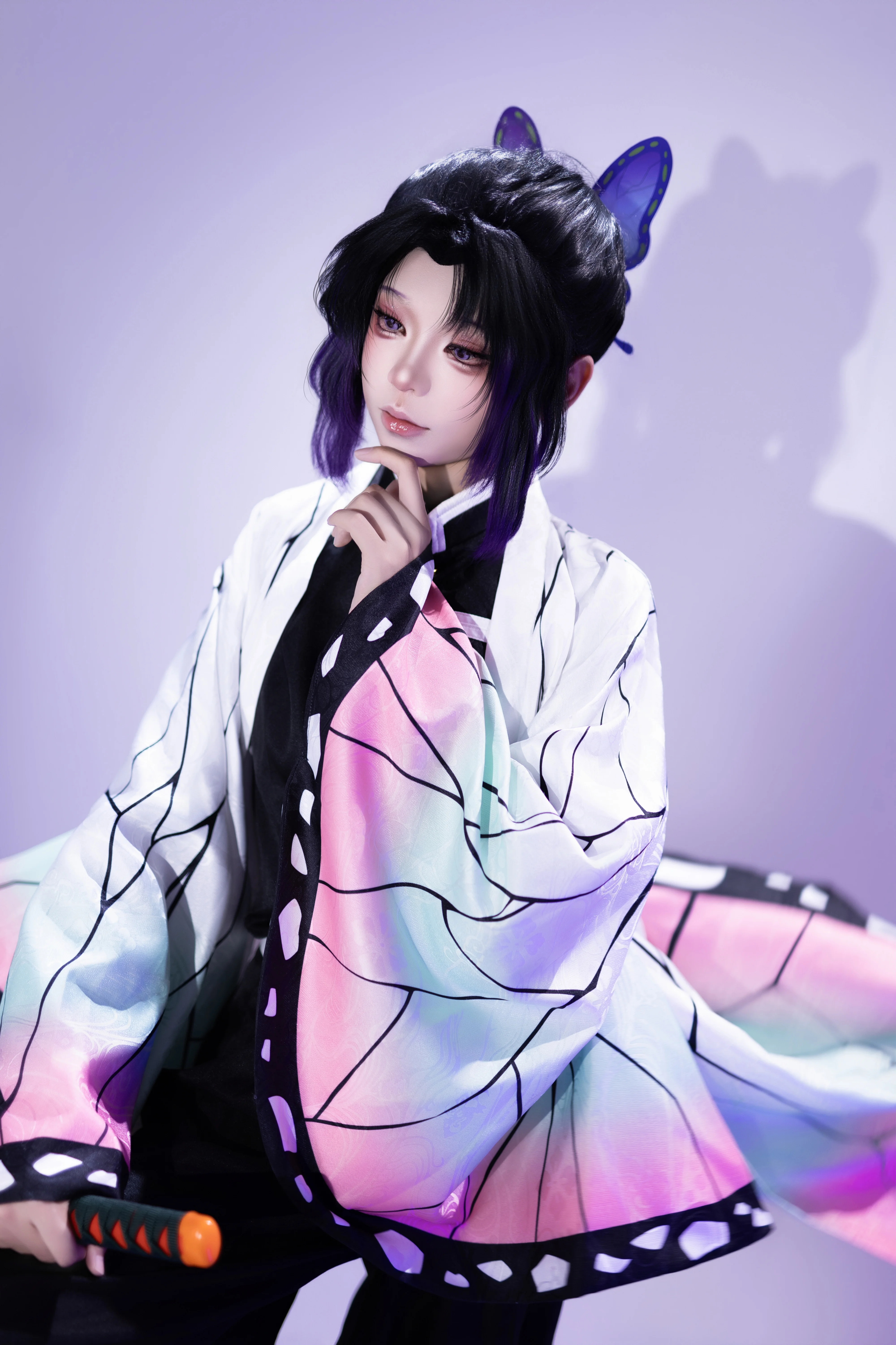 【蝴蝶忍cos】鬼灭之刃的蝶翼之舞，定格光影下的优雅与锋芒 - 第 3 张