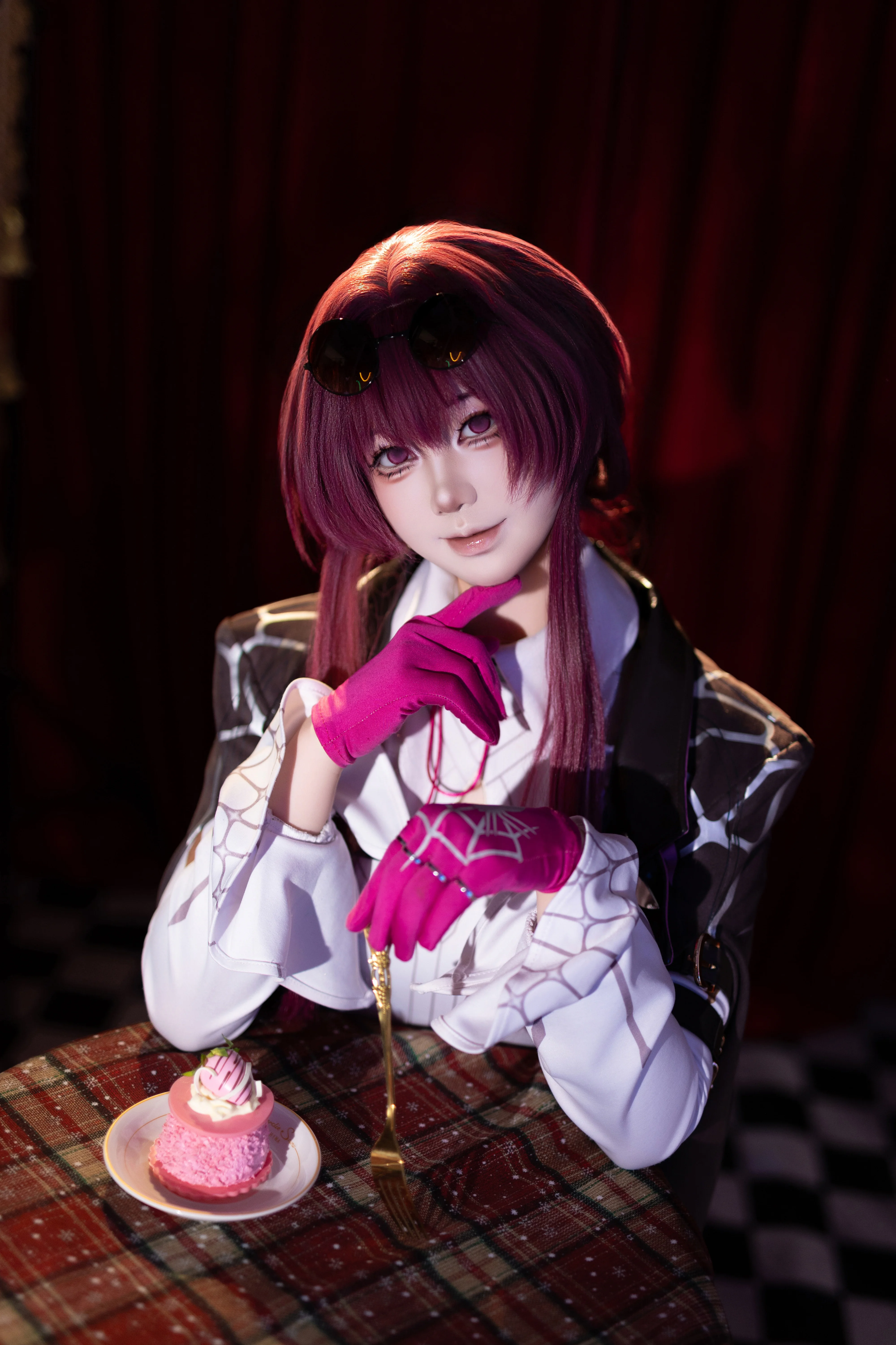 【卡芙卡cos】崩坏星穹铁道的从容猎手 - 第 1 张