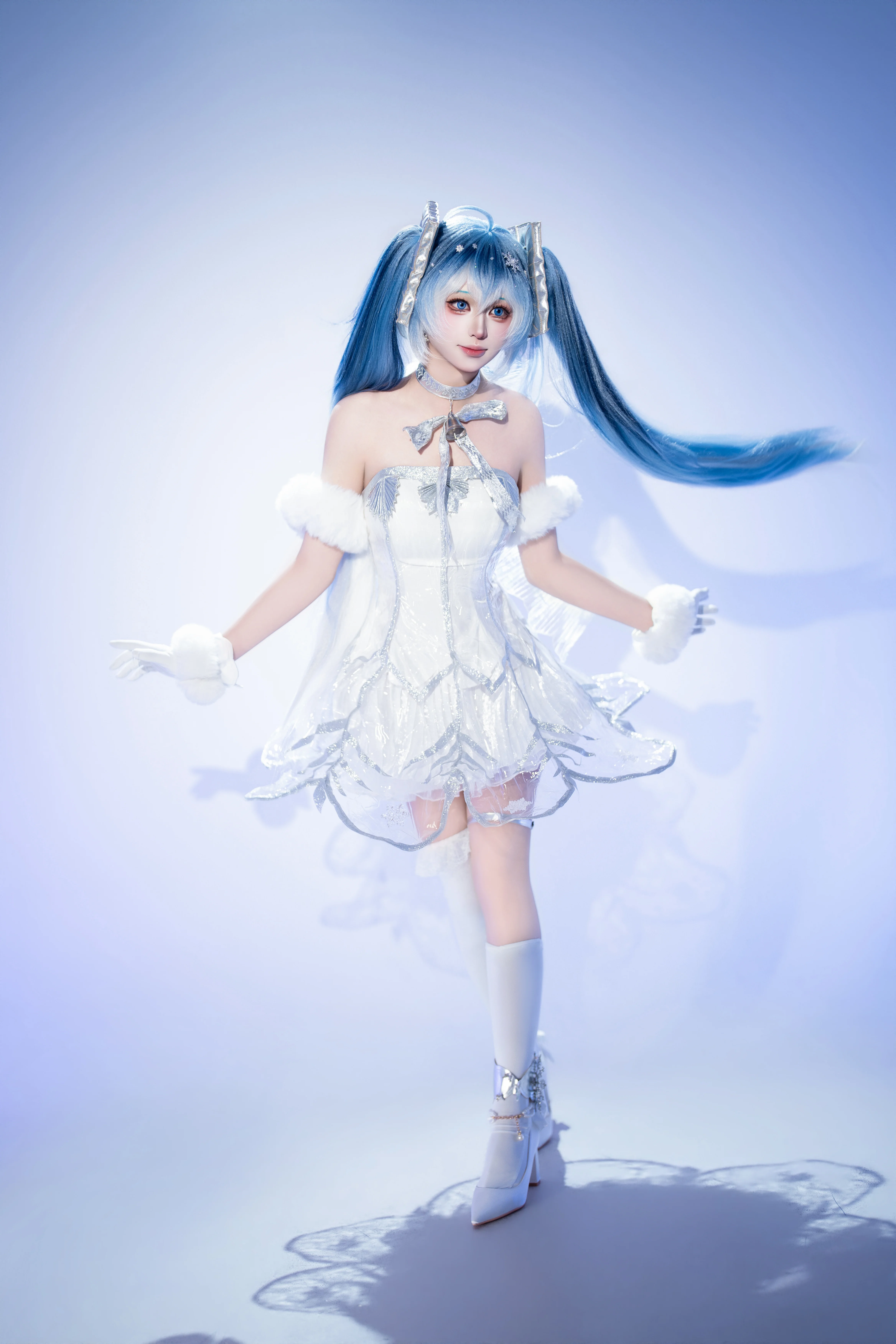 【雪初音cos】初音未来冬日的冰晶回响