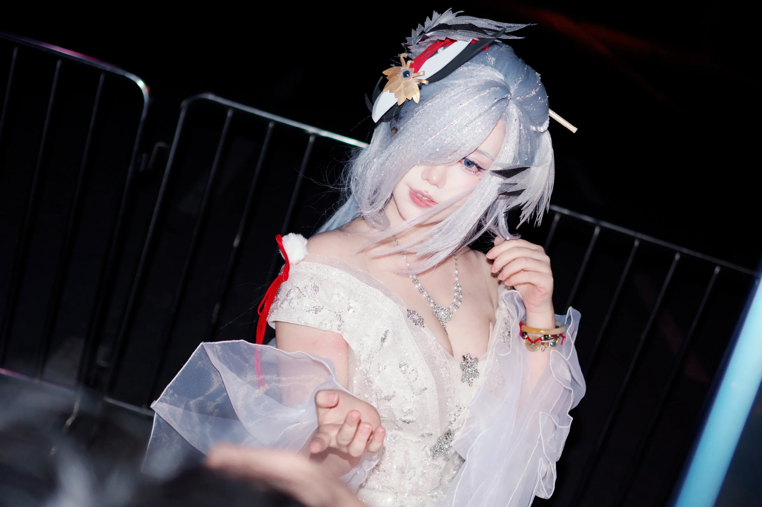 【申鹤cos】原神花嫁造型，萤火虫漫展上的白纱视觉 - 第 2 张