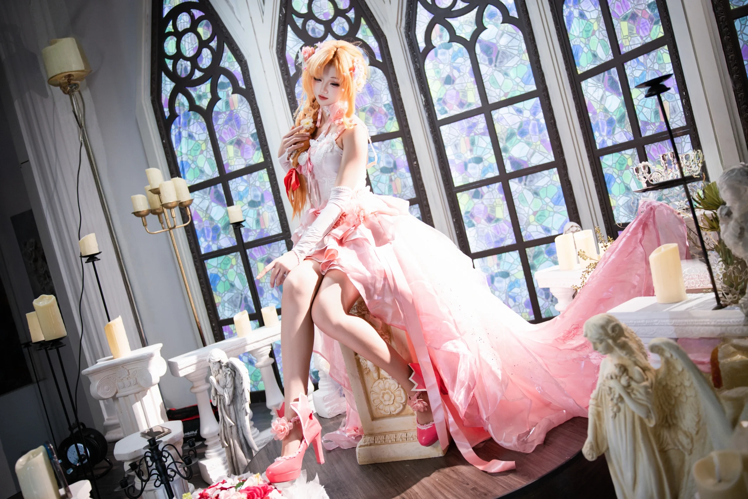 【亚丝娜cos】刀剑神域花嫁造型，哥特风教堂里的唯美定格 - 第 4 张