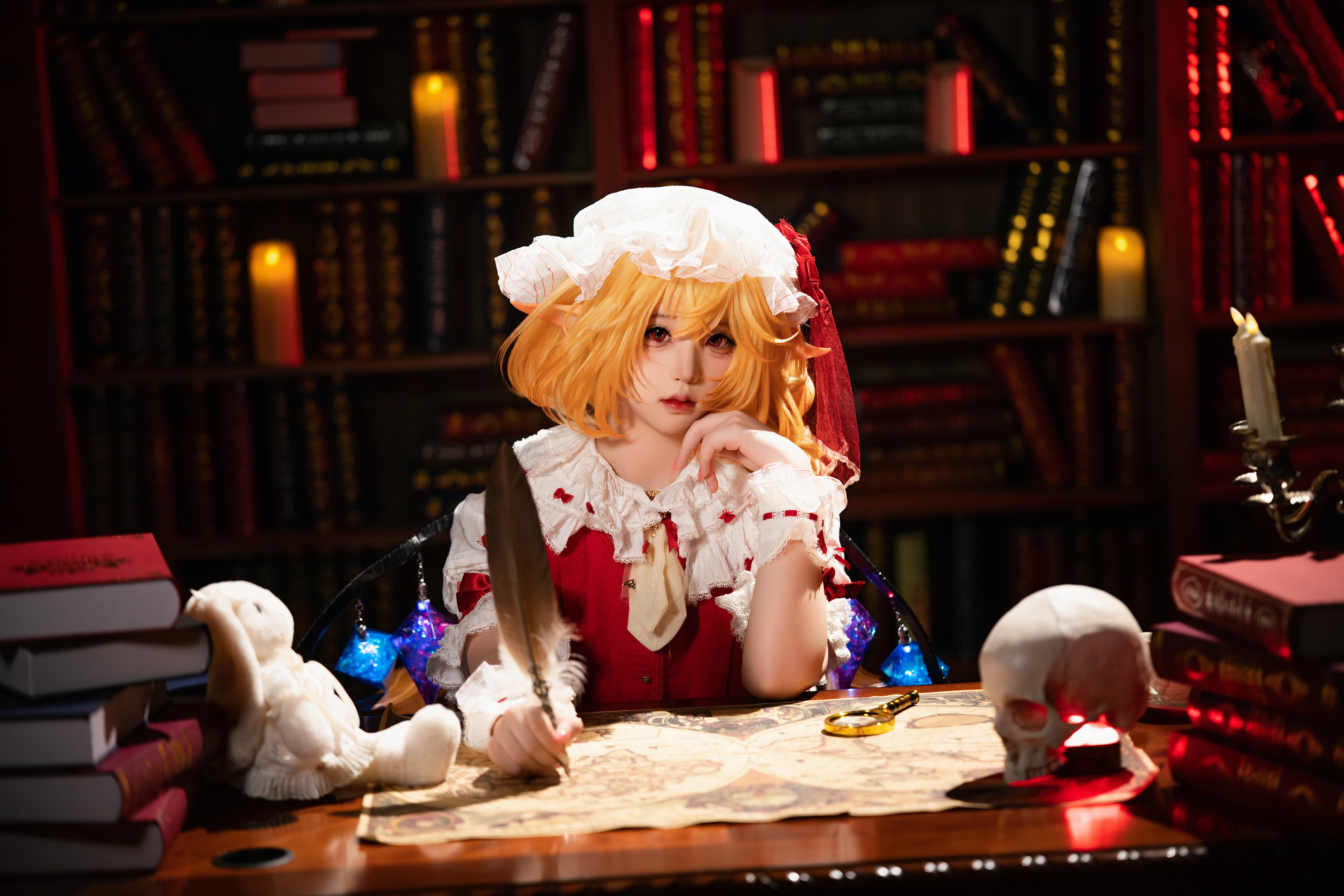 【芙兰朵露cos】红魔馆的秘境，复古书房里的恶魔少女 - 第 2 张