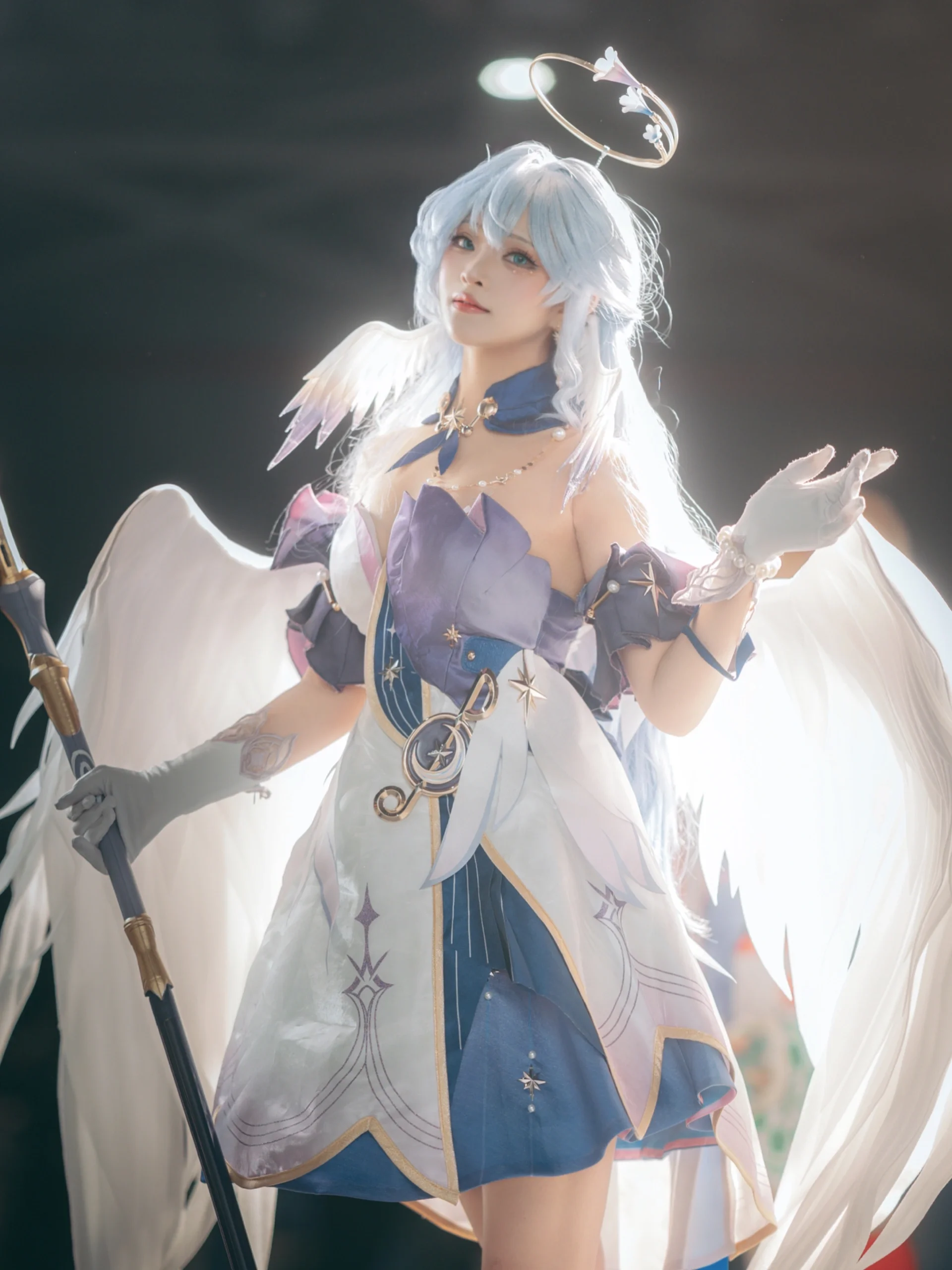 【知更鳥cos】BW2024漫展現場，逆光下的舞臺感場照 - 第 2 張