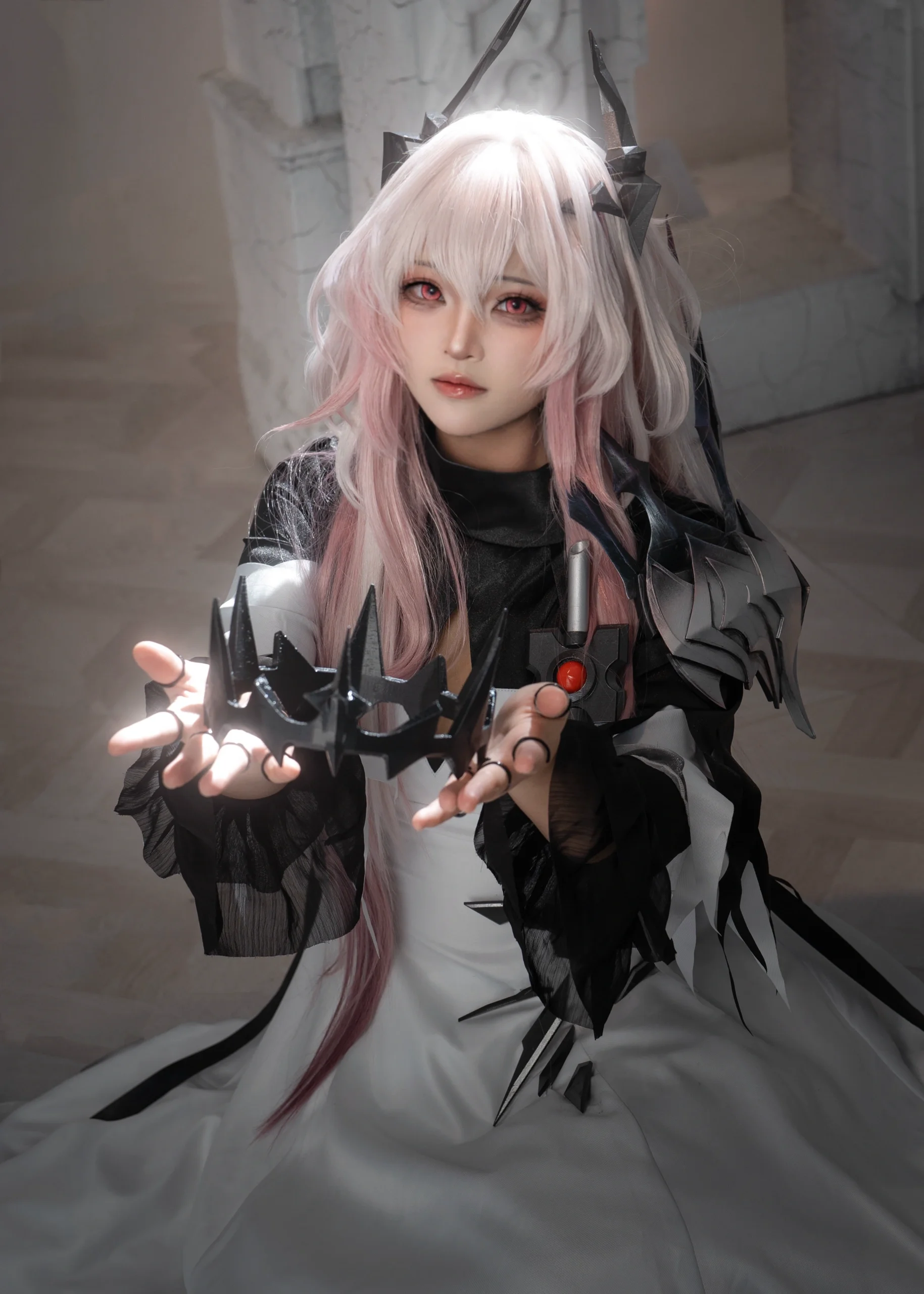 【特蕾西娅cos】明日方舟，光影中的温柔与破碎 - 第 1 张