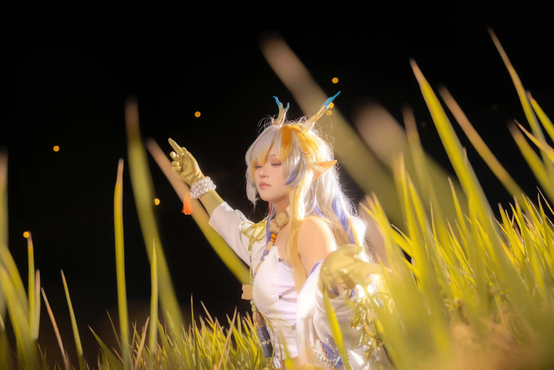 【黍cos】夜色草丛中的相见欢·明日方舟新春 - 第 3 张
