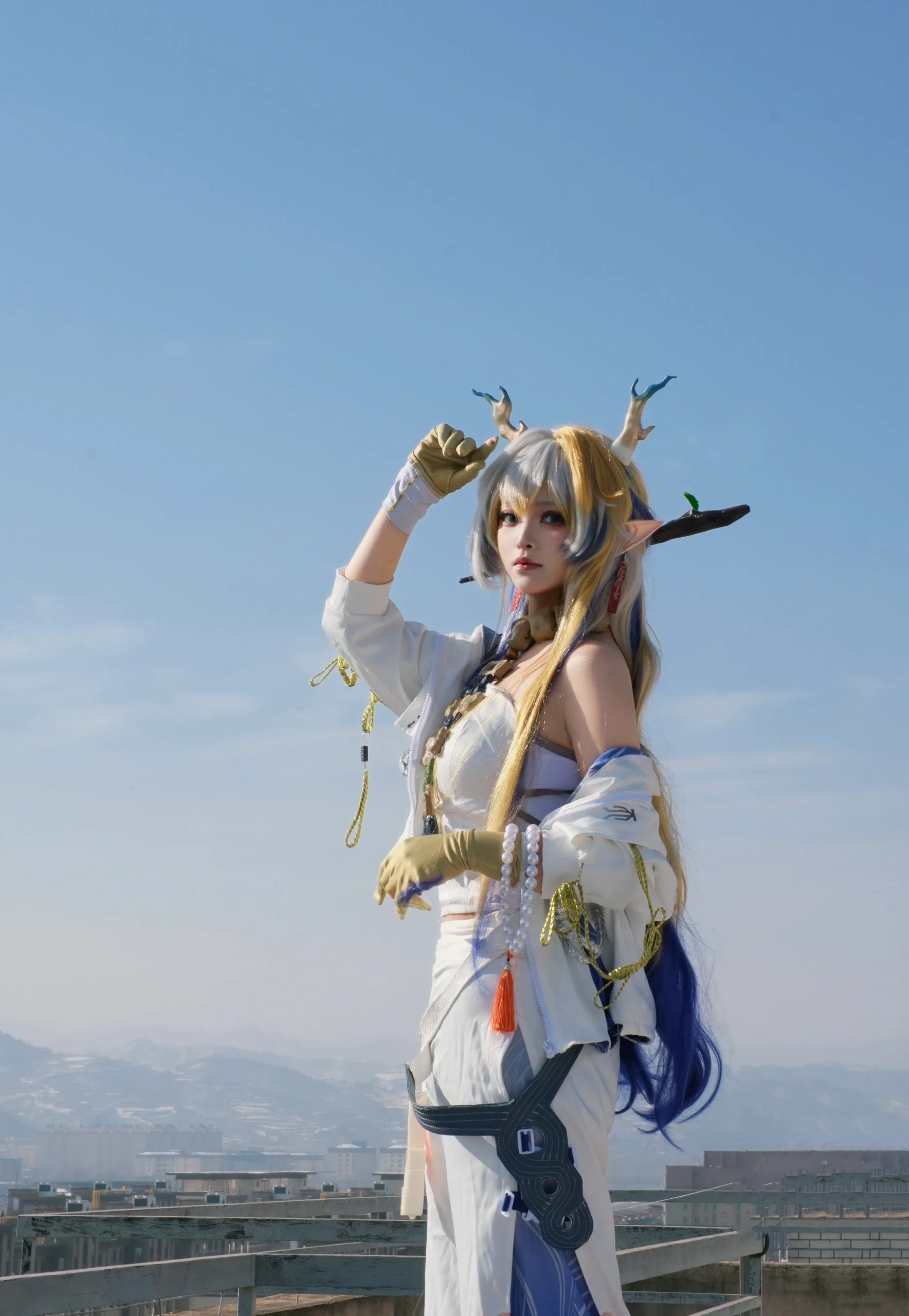 明日方舟黍cos，零下五度的天台与妈妈的镜头 - 第 1 张