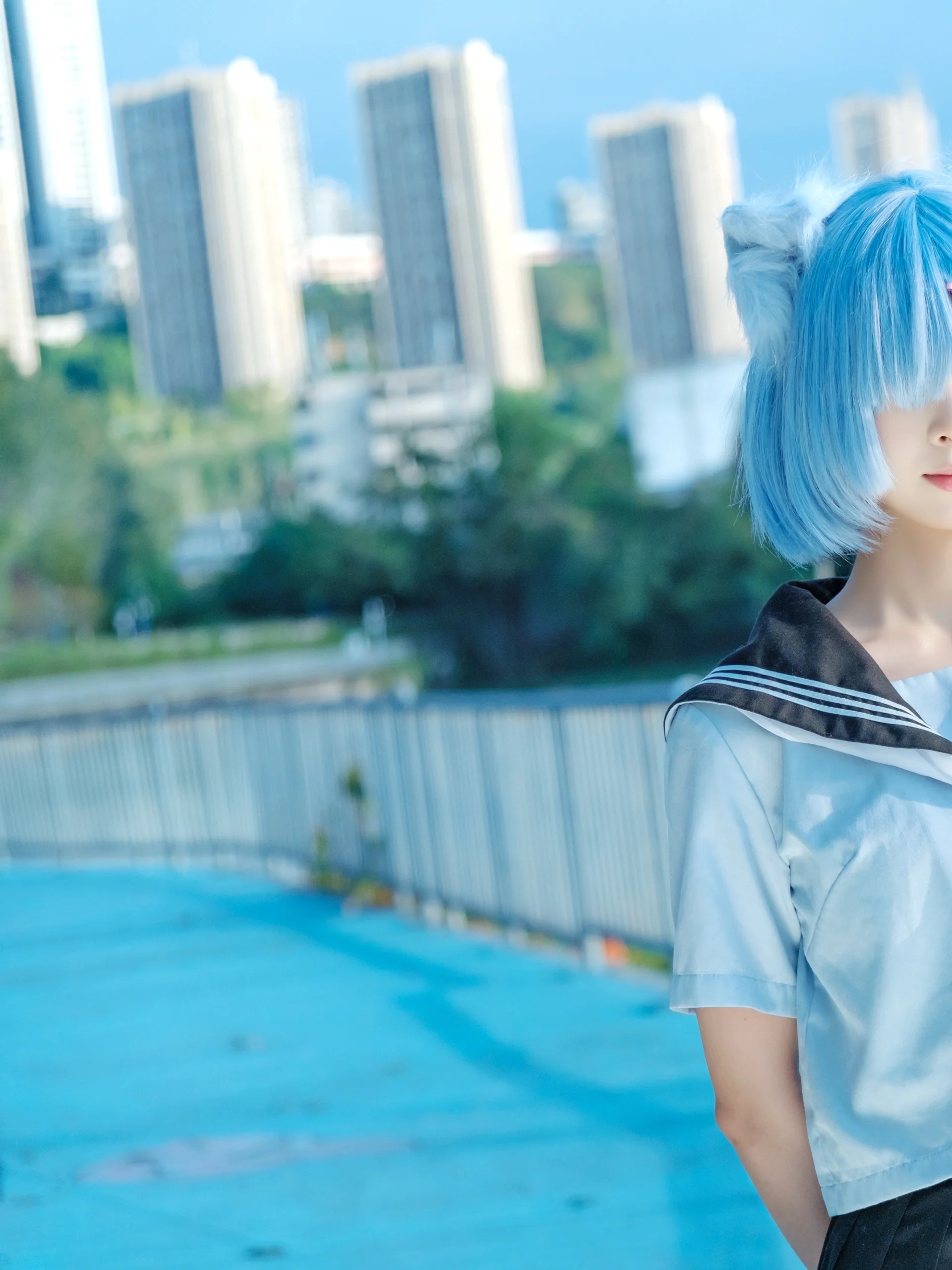 【蕾姆cos】蓝发少女与城市天台，与Re0的夏日重逢 - 第 1 张