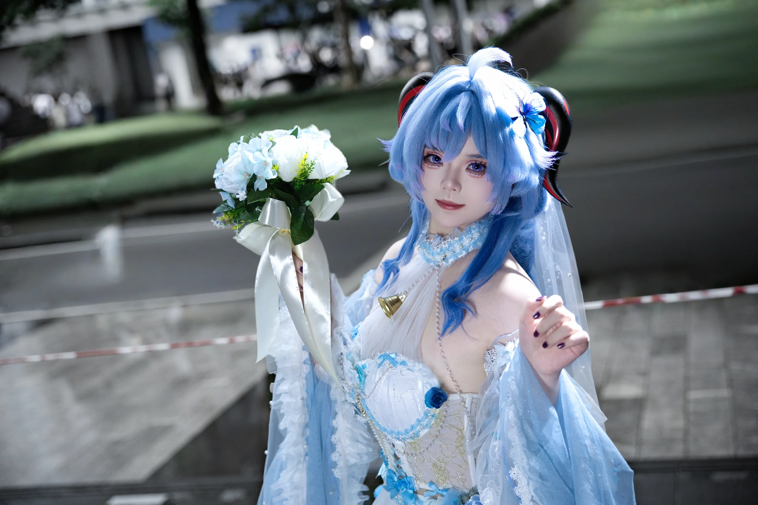 【甘雨cos】原神璃月仙兽，蓝白花嫁的梦幻时刻 - 第 3 张